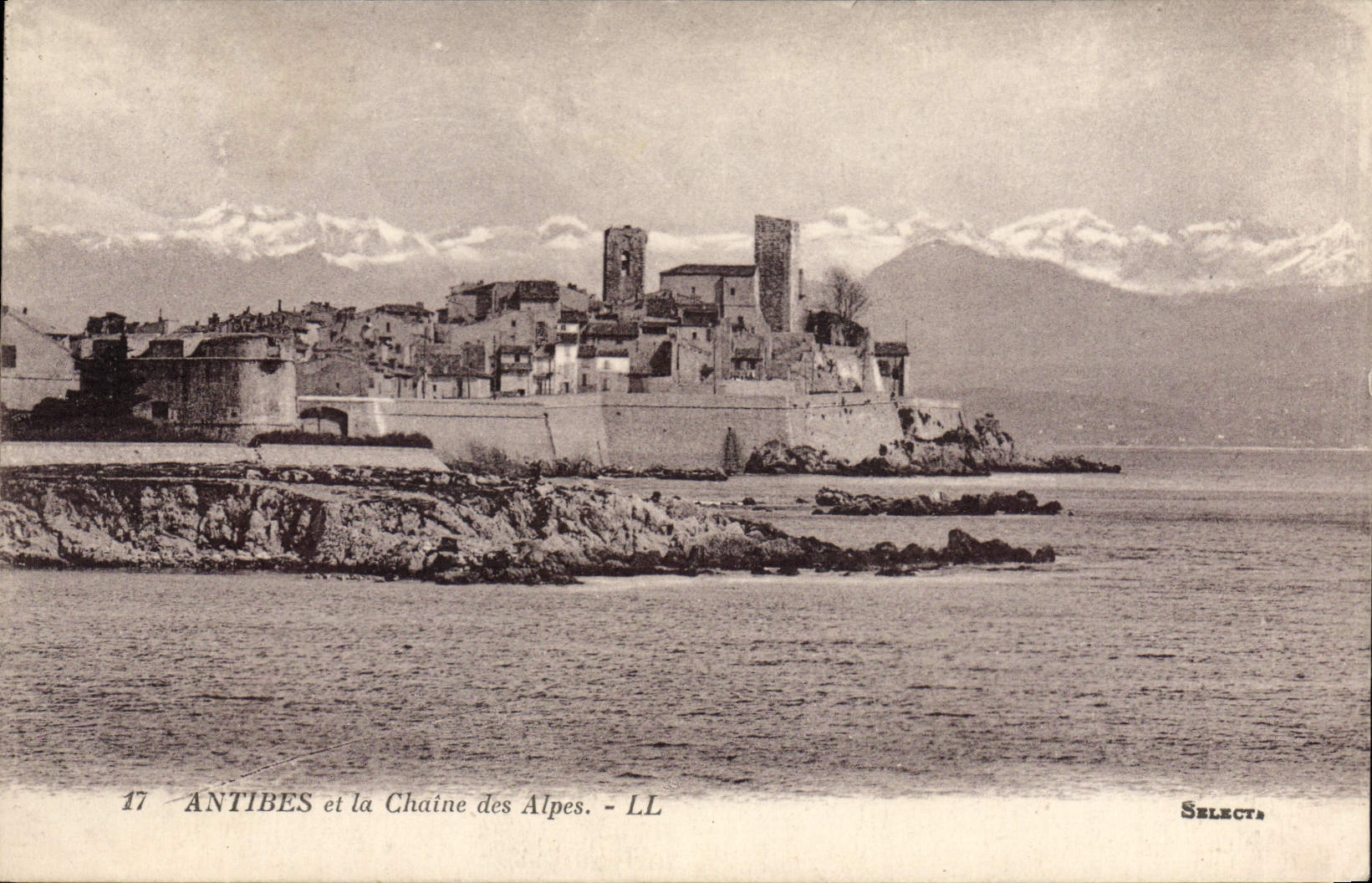 CPA Antibes Et La Chaine Des Alpes