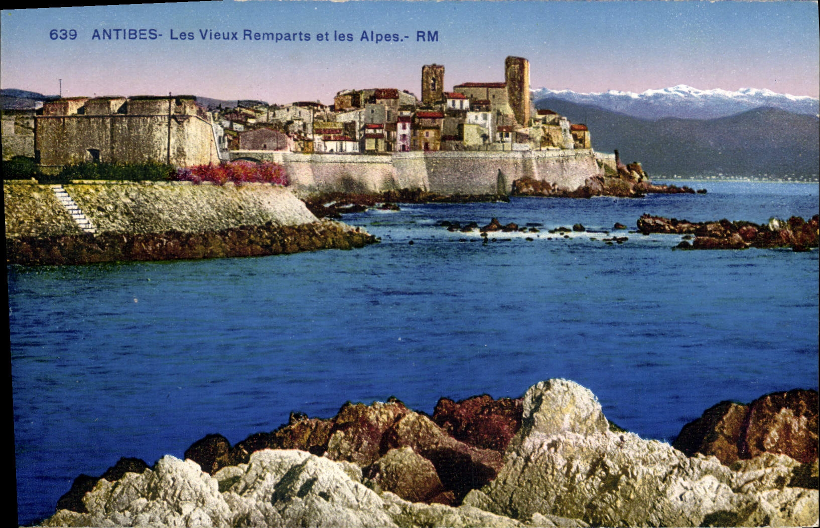 Antibes - Les Vieux Remparts et les Alpes - RM