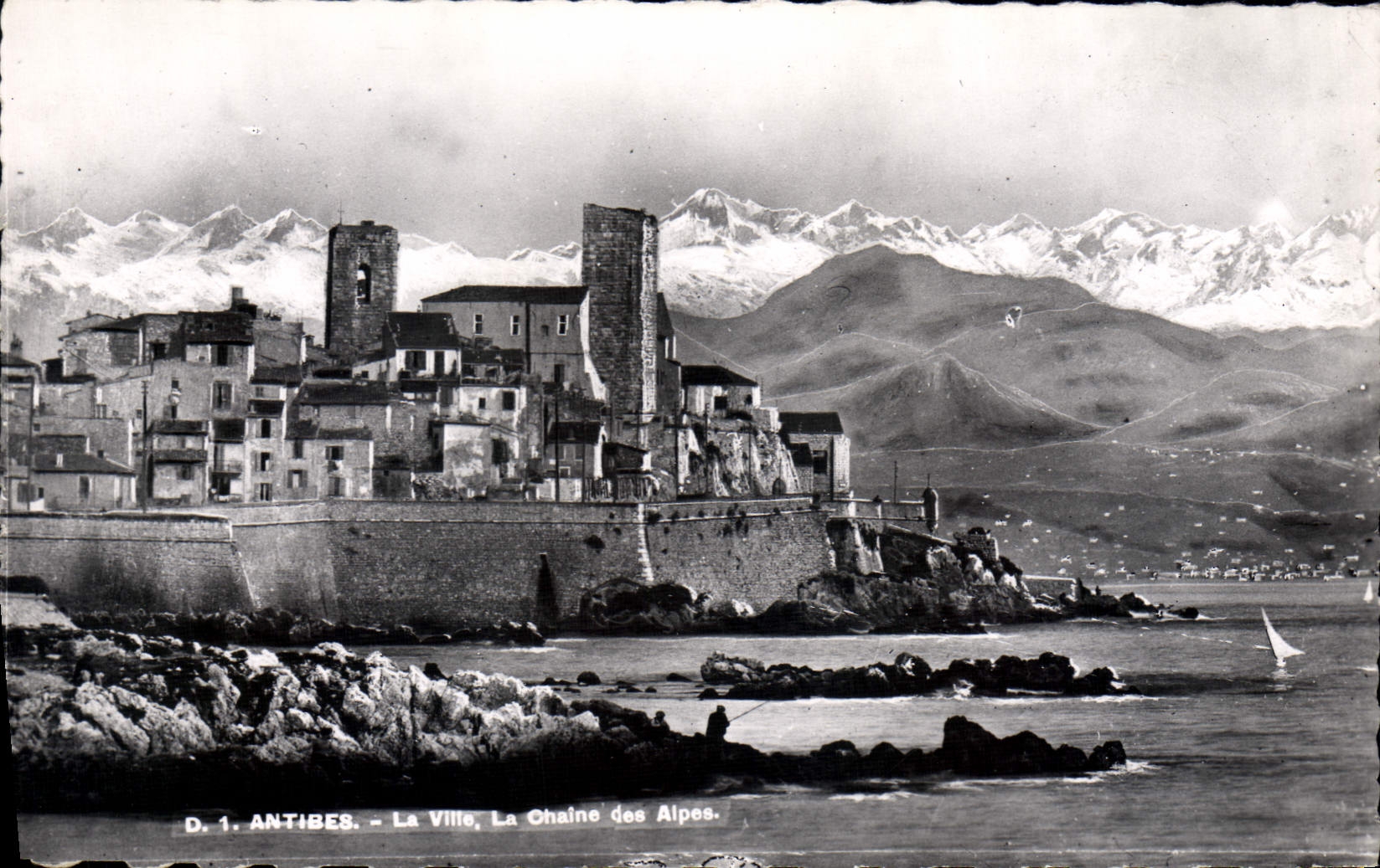 Antibes — La Ville, La Chaîne des Alpes — Ed. S.I.C.A., 98, Av. Saint-Lambert, Nice