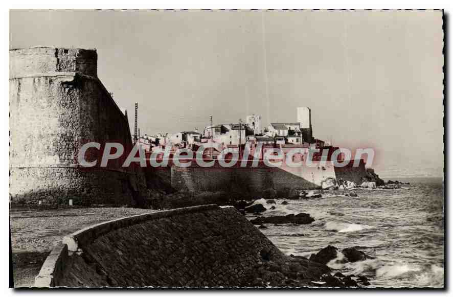 Antibes — La vieille ville et les remparts — CPAdeCollection