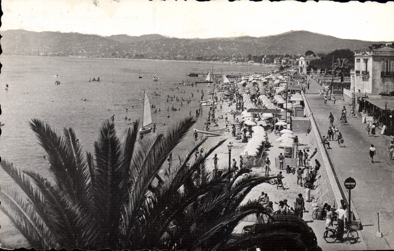 Juan-les-Pins — Vue des plages — Éditions Aptitudes A.L.L.A.