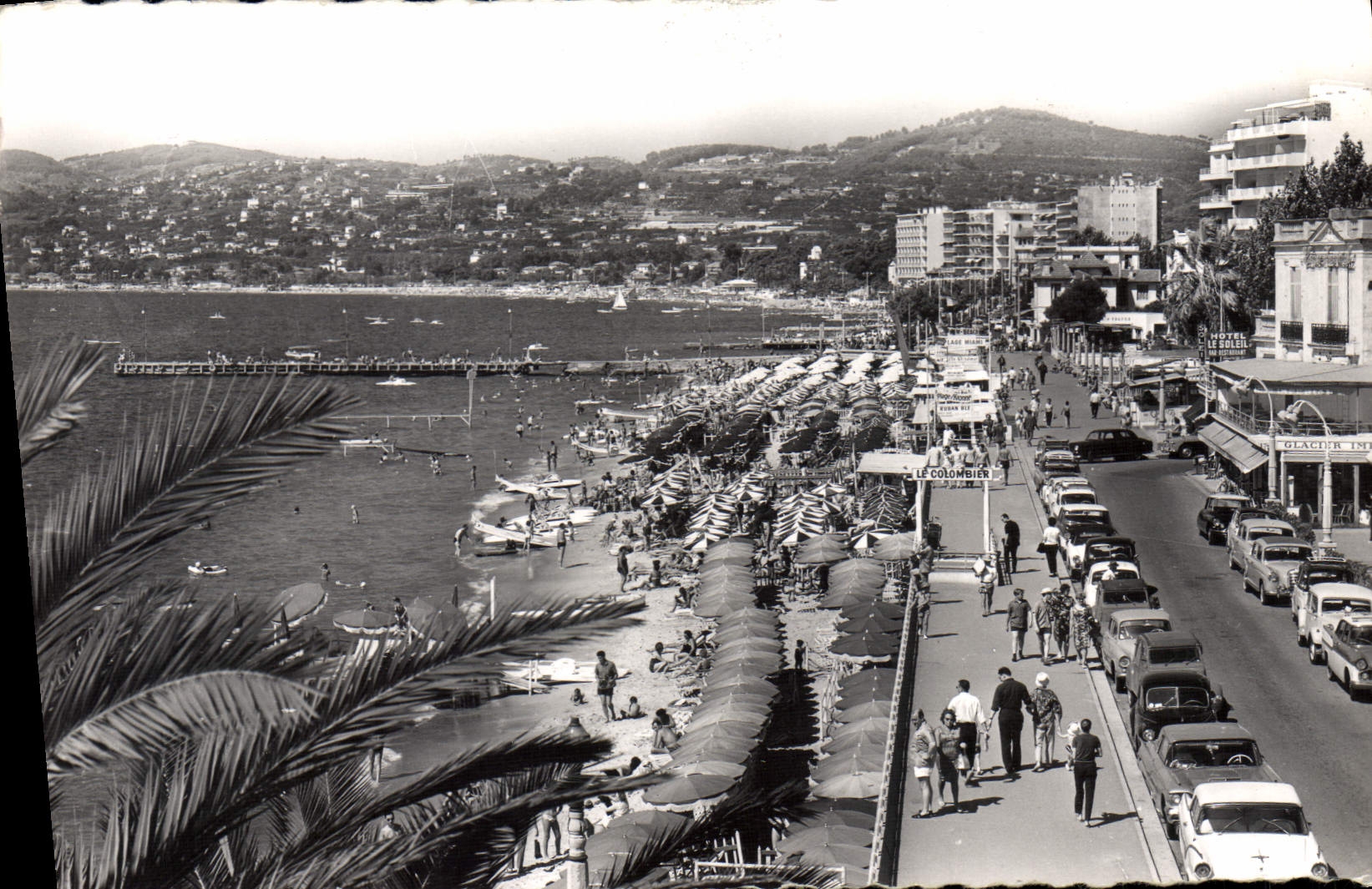 CPA Juan Les Pins La Promenade Et Les Plages