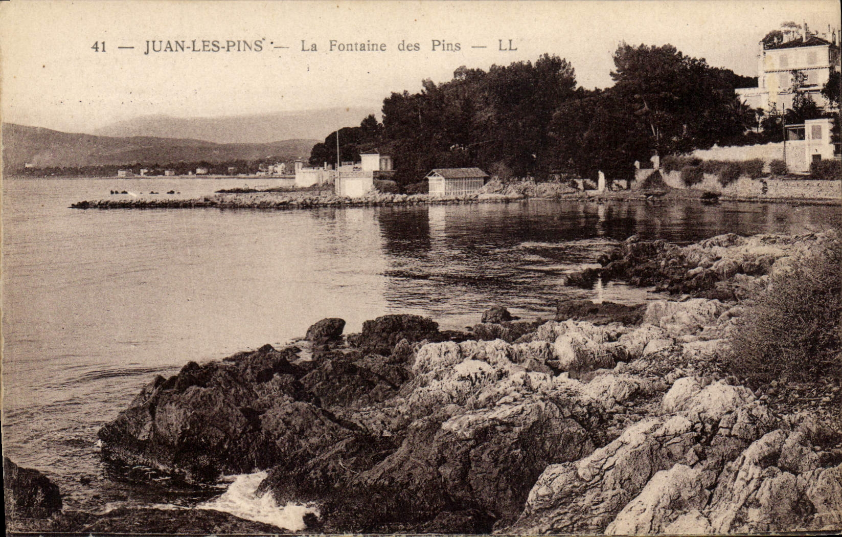 Juan-les-Pins — La Fontaine des Pins — LL