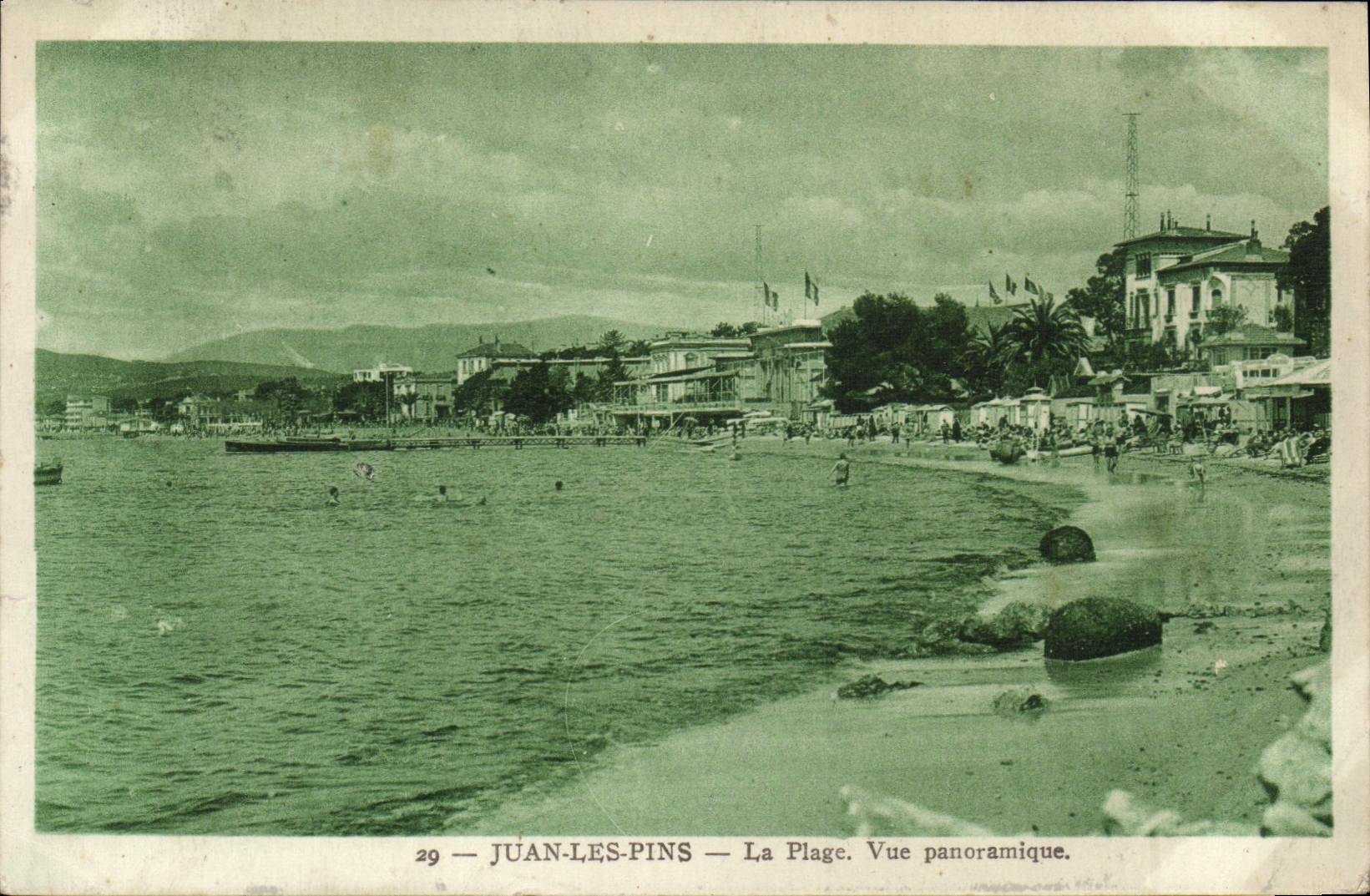 Juan-les-Pins — La Plage. Vue panoramique. — Imp. A.D.I.A. - 29