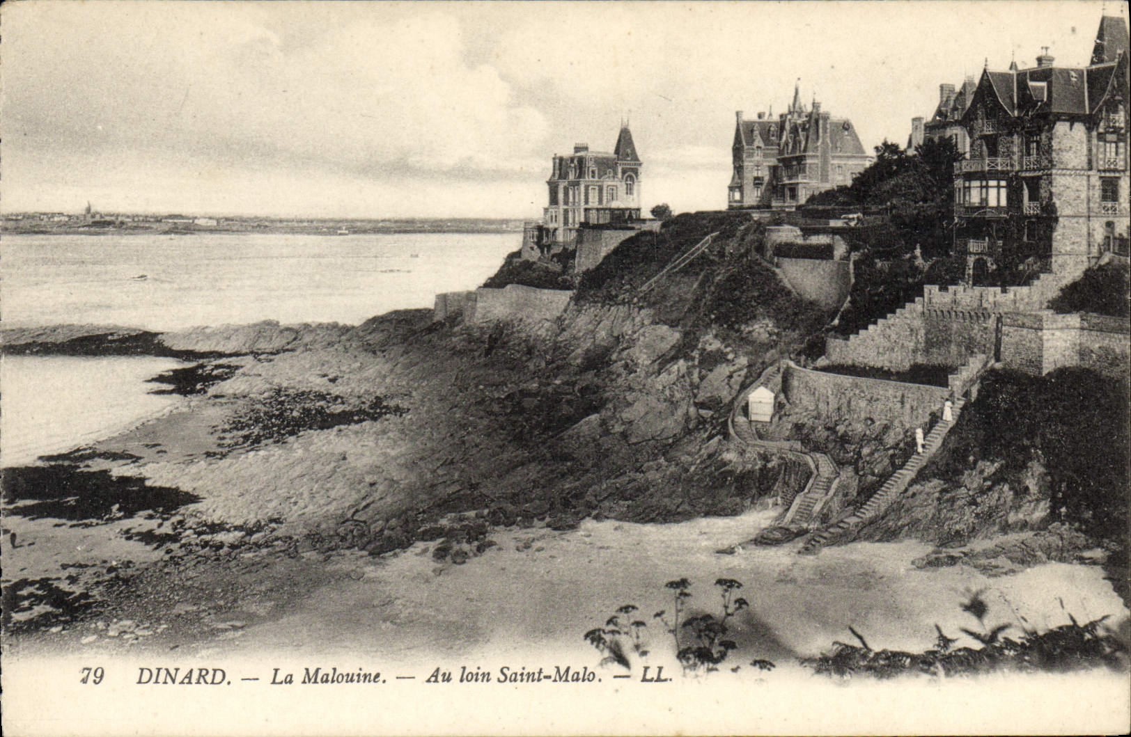 Dinard — La Malouine — Au loin Saint-Malo — LL