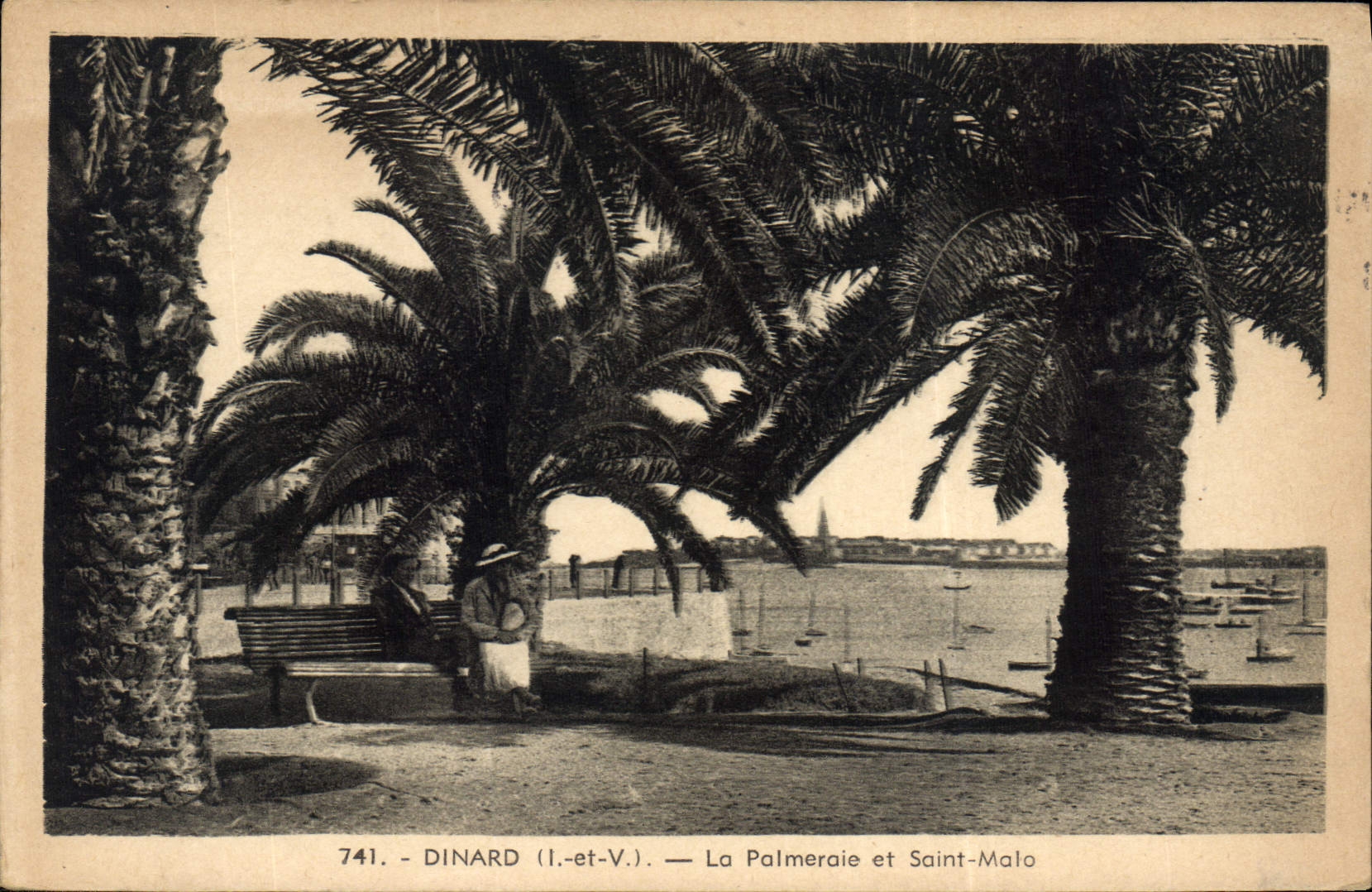Dinard (I.-et-V.) — La Palmeraie et Saint-Malo