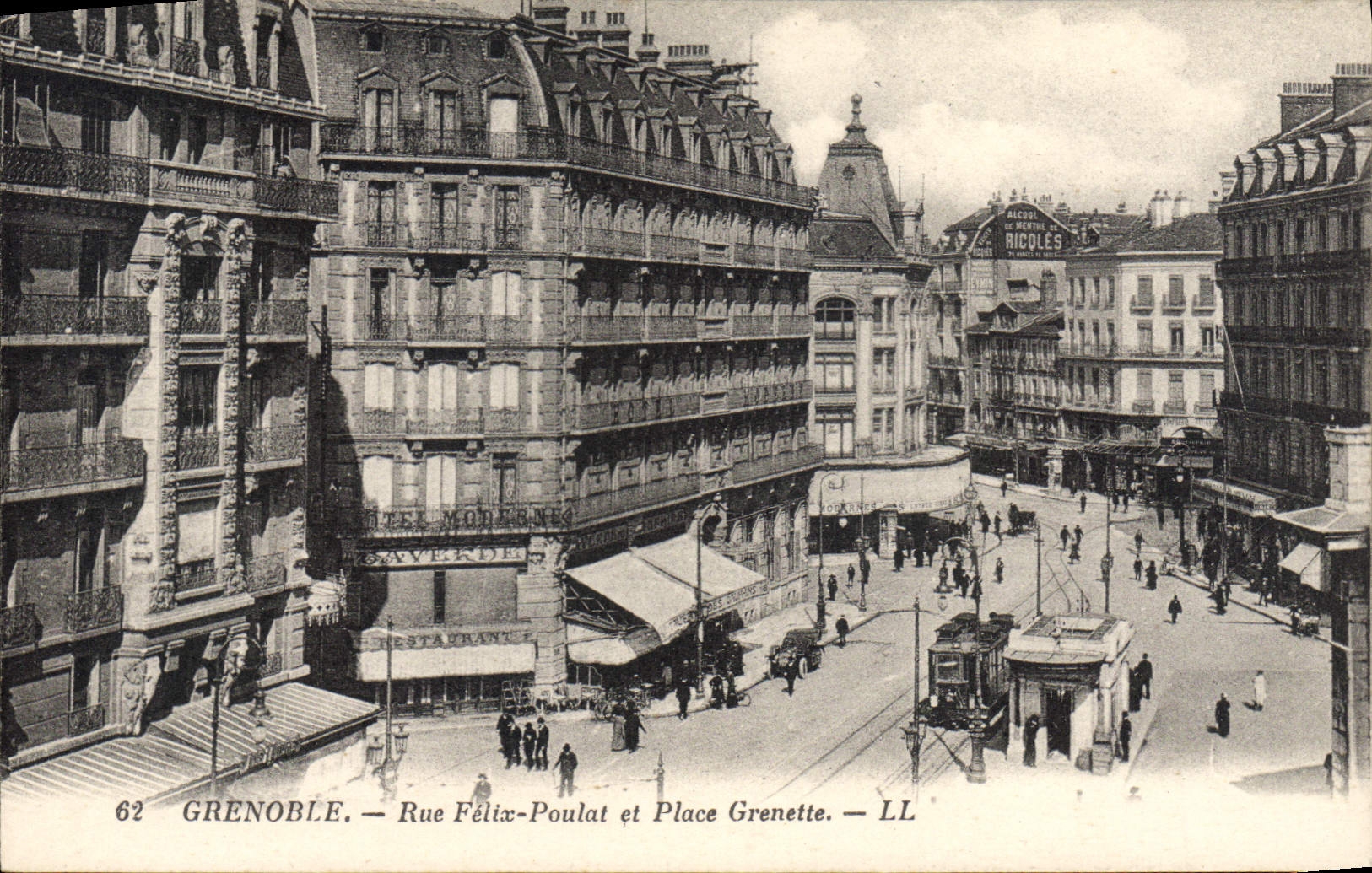 Grenoble — Rue Félix-Poulat et Place Grenette — LL