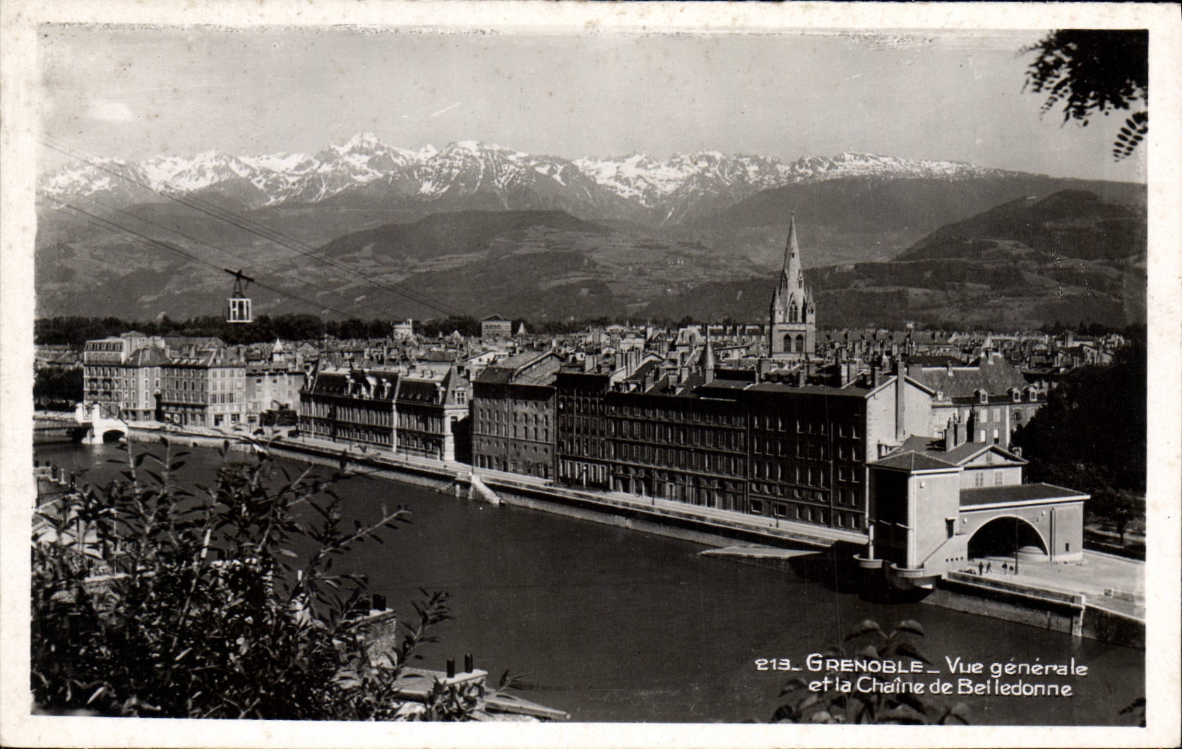 Grenoble — Vue générale et la Chaîne de Belledonne — Édition L. Colloges