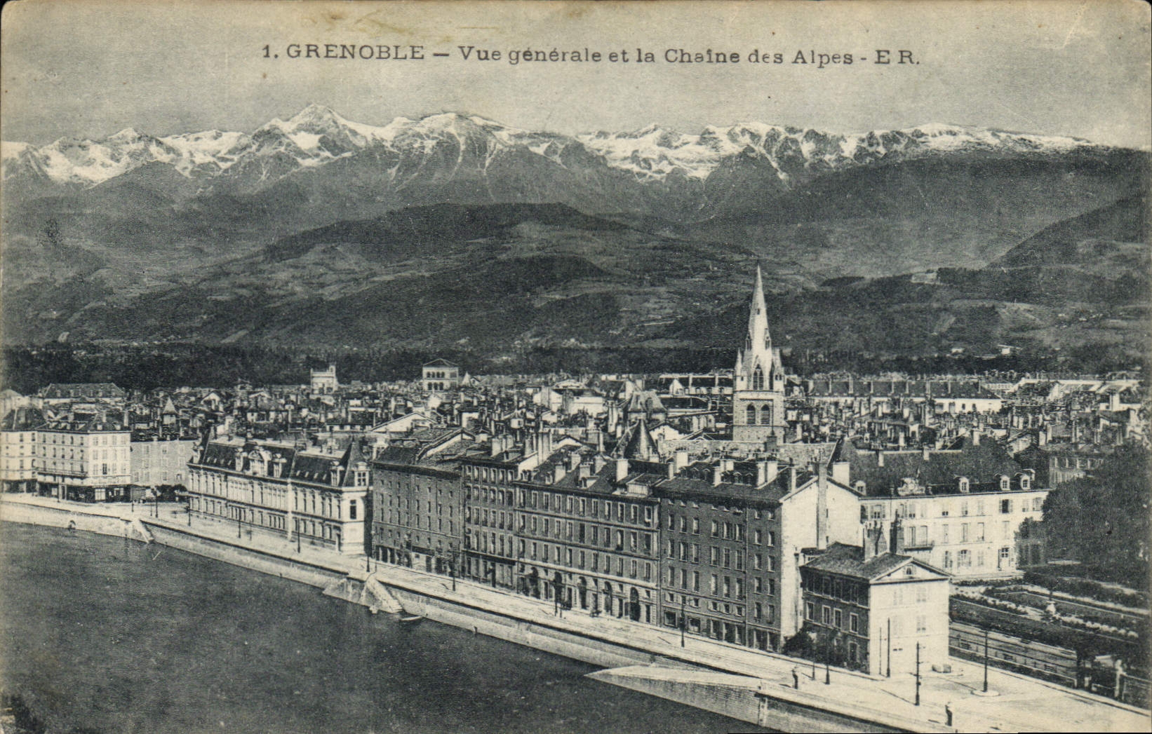 Grenoble — Vue générale et la Chaîne des Alpes — E.R.