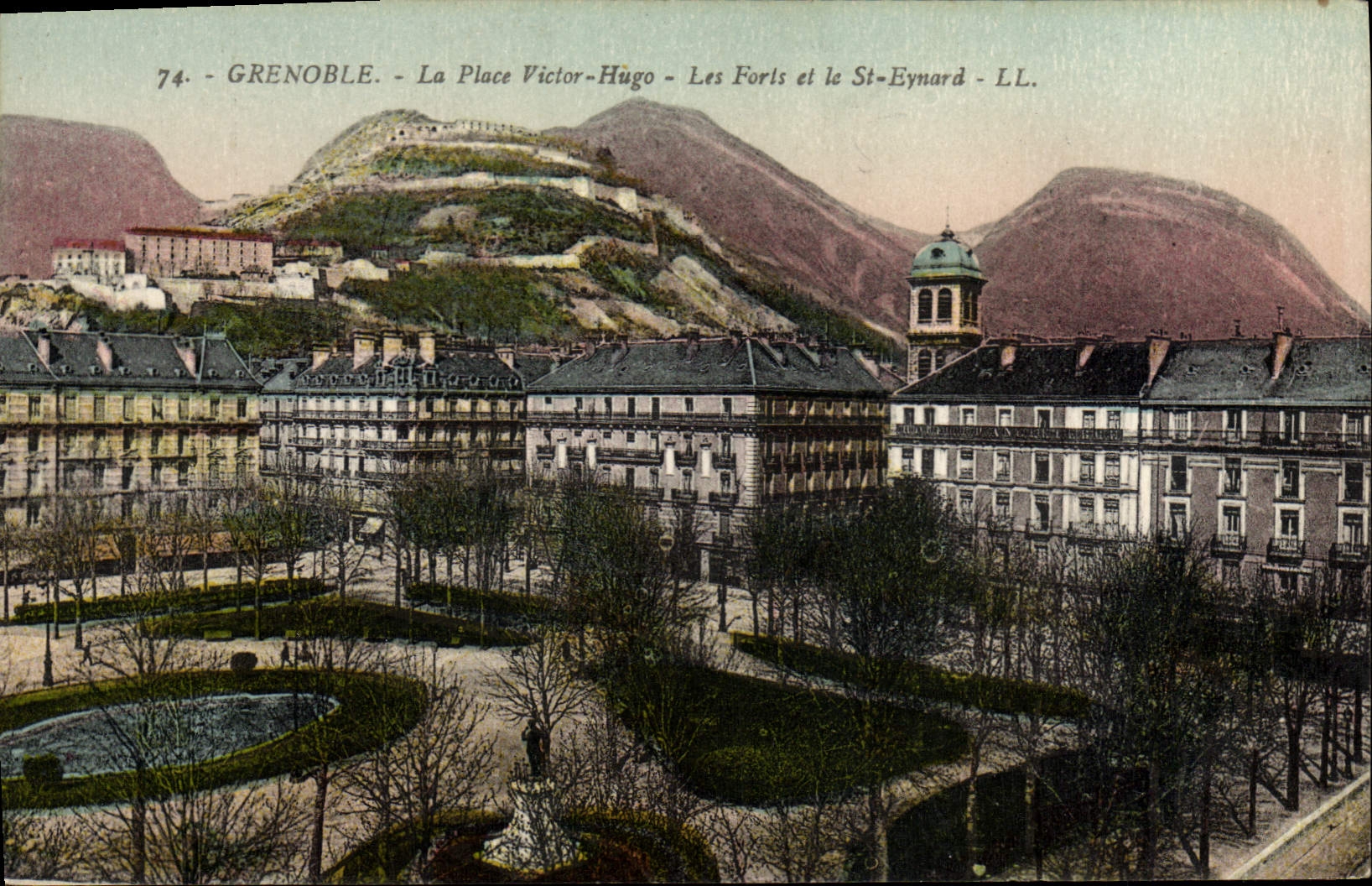Grenoble - La Place Victor-Hugo - Les Forls et le St-Eynard - LL.