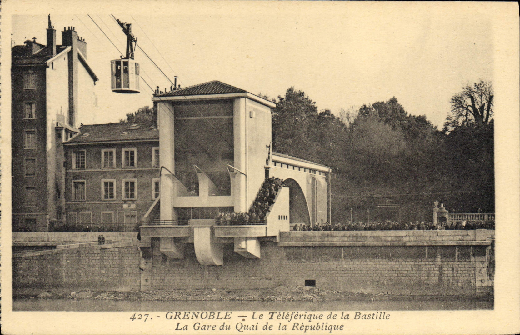 Grenoble — Le Téléférique de la Bastille — La Gare du Quai de la République — Édition Marf. Martinotto, Grenoble