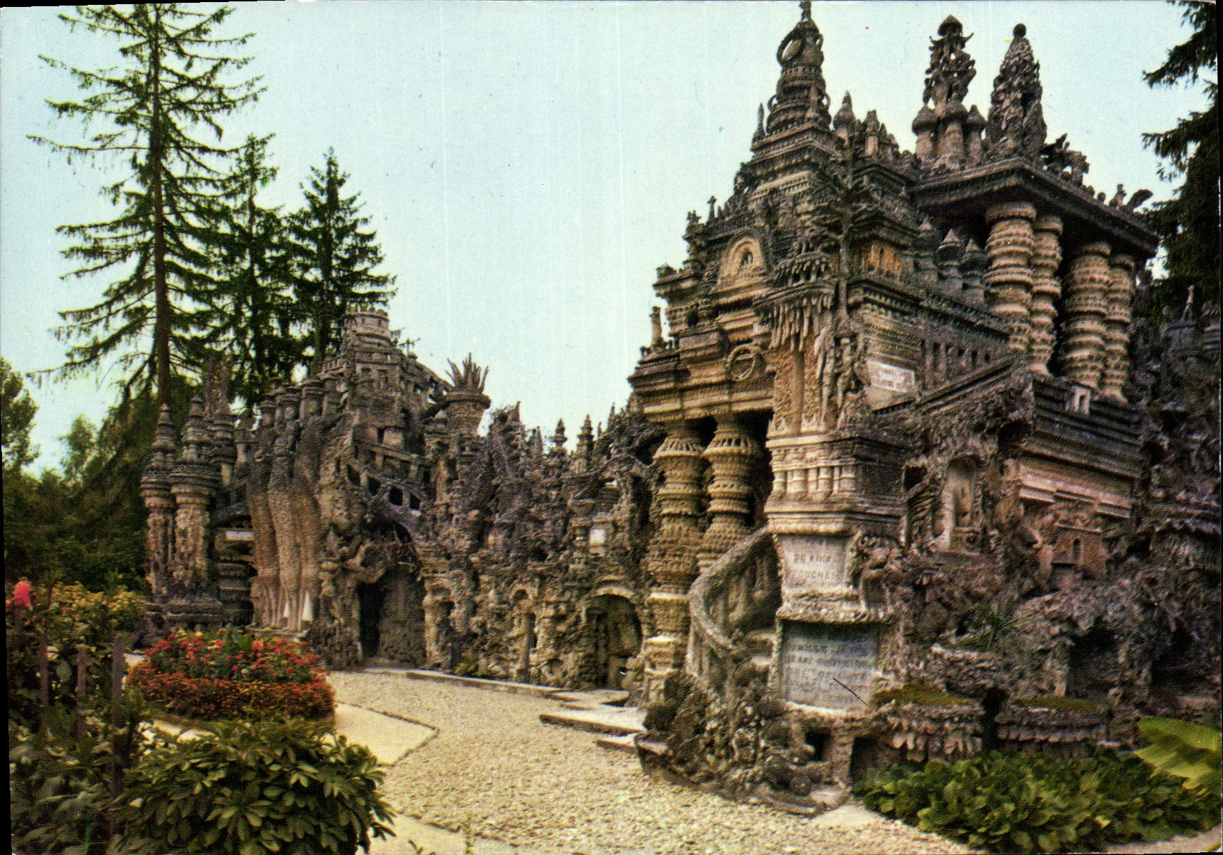 Le Palais Idéal — Haüterives (Drôme) — Éditions J. Cellard