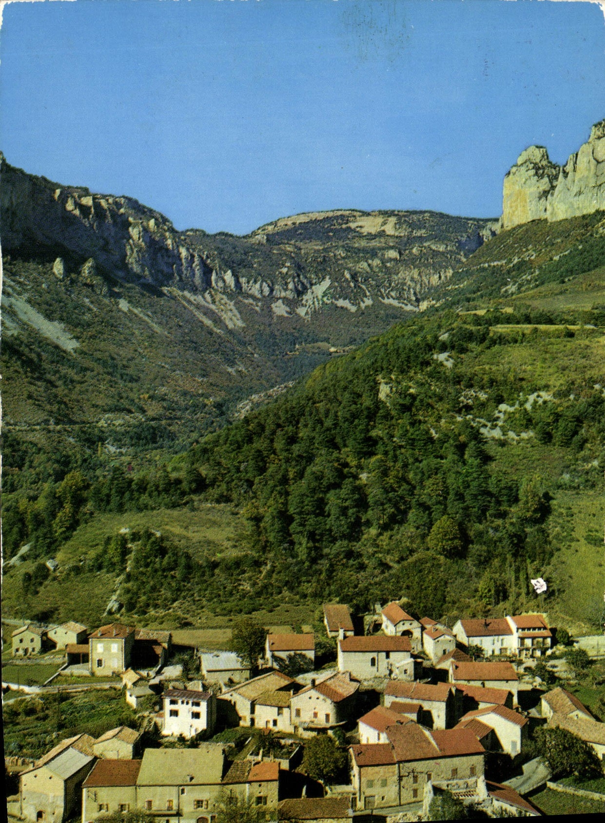 Treschenu-les-Nonières — Allgemeine Ansicht der Roches de Combeau und des Königsgartens — Cliché und Realisation Éditeurs