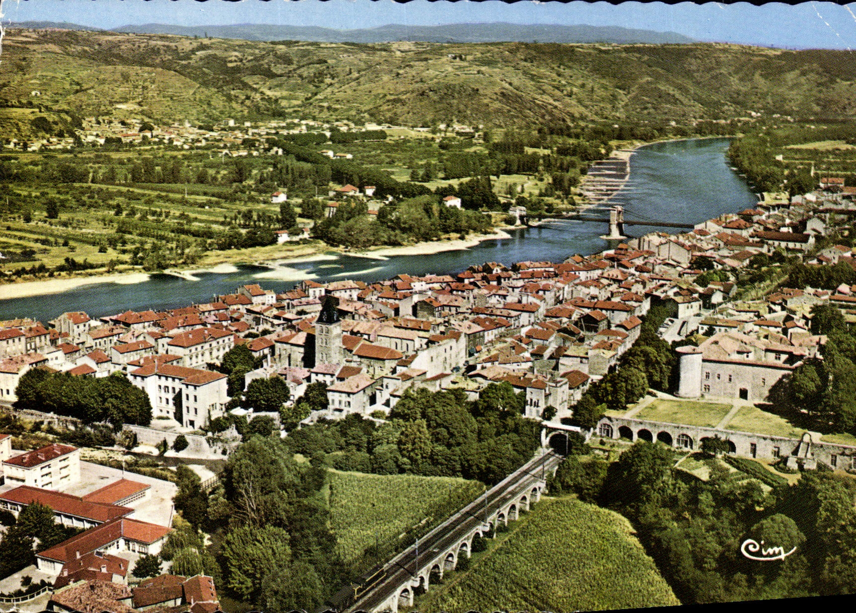 St-Vallier - Vue générale aérienne — Château et Pont sur le Rhône — Éditions Naturelles Cim