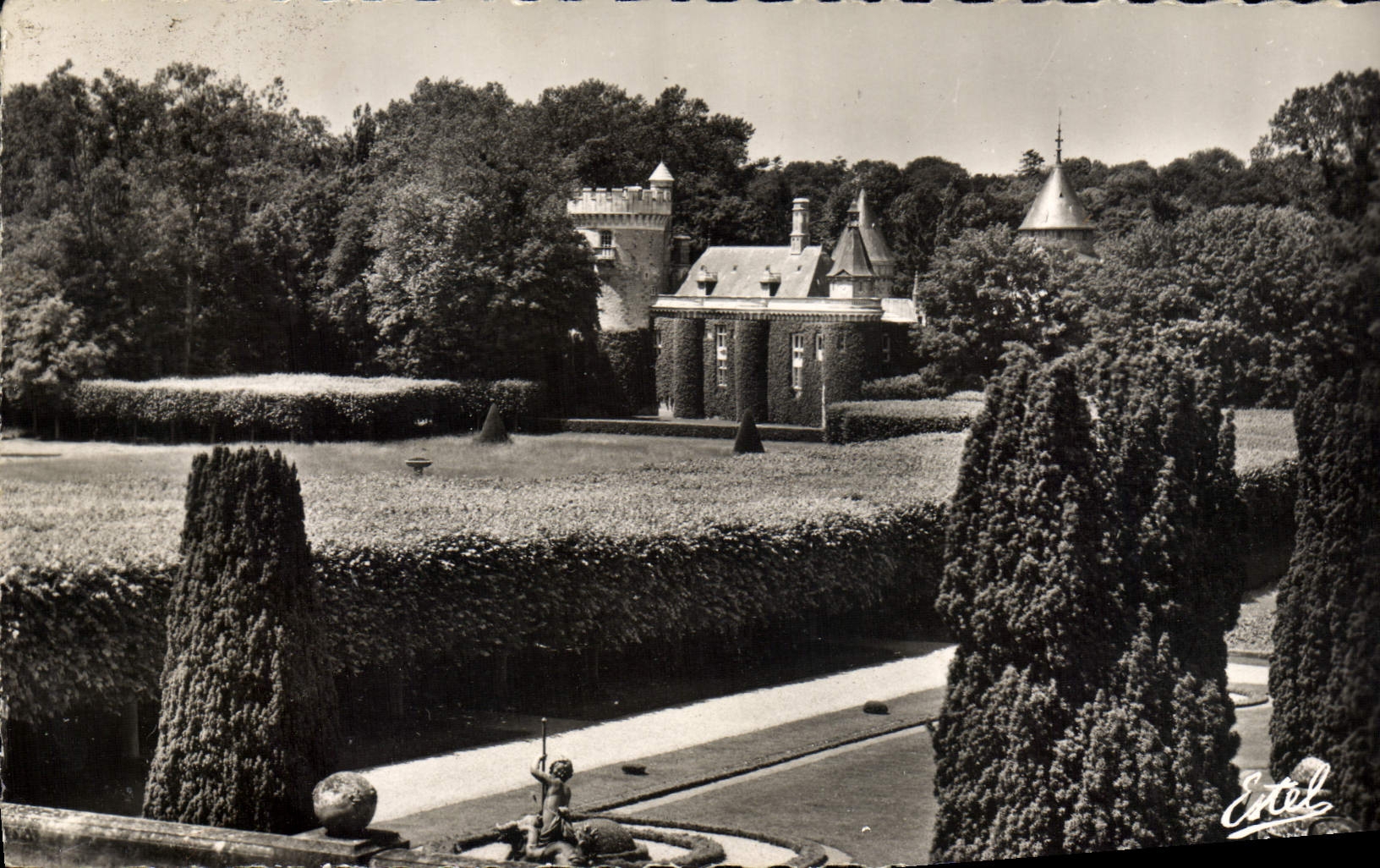 BRETEUIL-sur-ITON (Eure) — Ses Environs — Le Parc et l'ancien Château — Éditions de LUXE & Cie, Paris