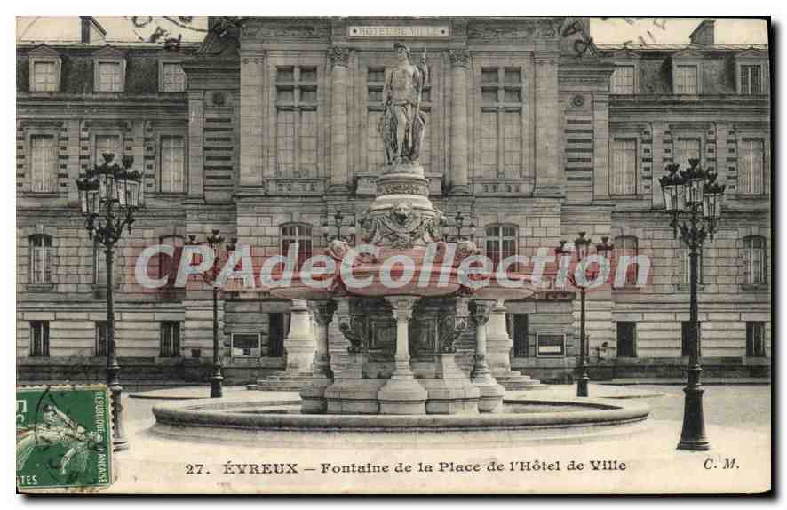Évreux — Fontaine de la Place de l'Hôtel de Ville — C. M.