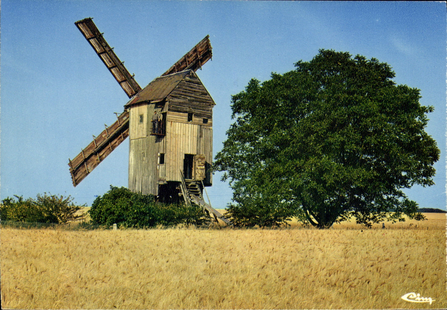 Moulin à vent — Moutiers (E.-et-L.) — Cing