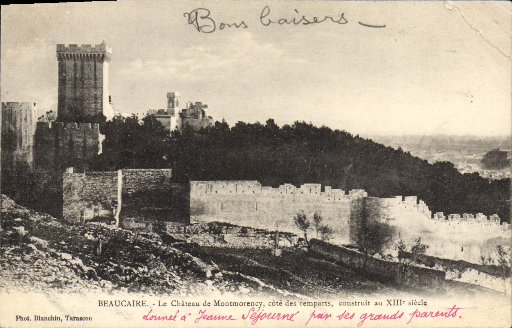 Beaucaire - Le Château de Montmorency, côté des remparts, construit au XIIIe siècle — Phot. Blanchin, Tarascon