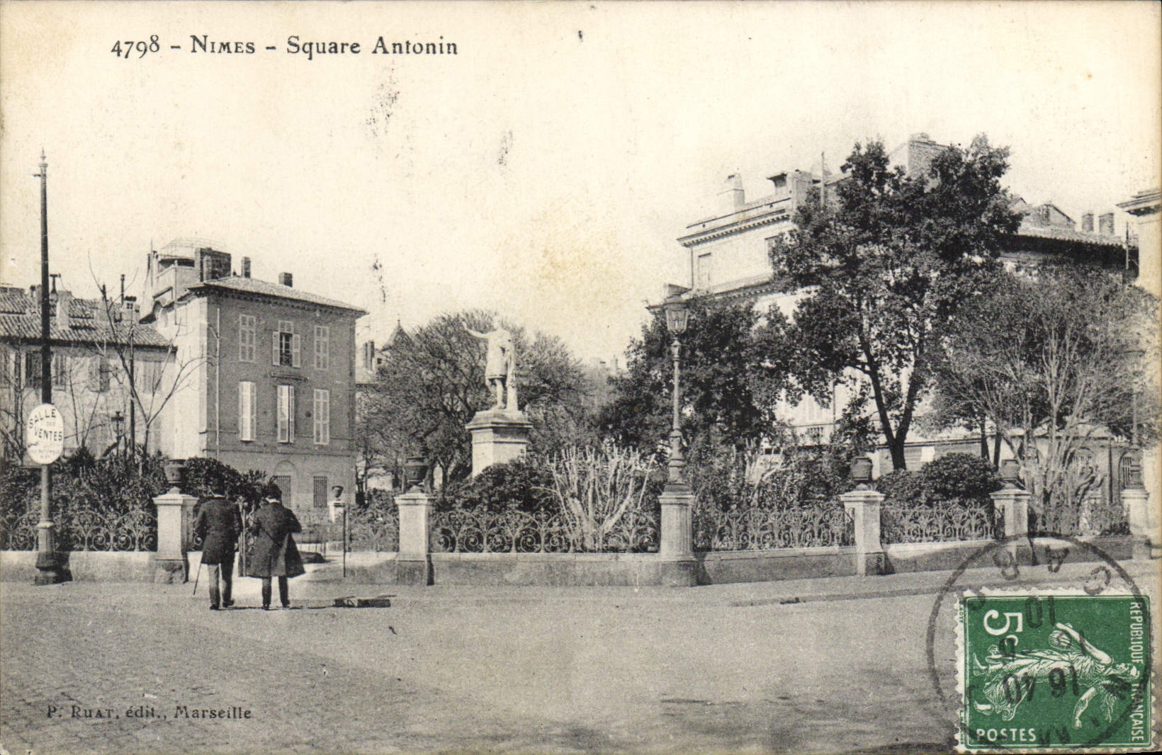Nîmes - Square Antonin — statue centrale, bâtiments et arbres — P. Ruat, édit., Marseille, n° 4798