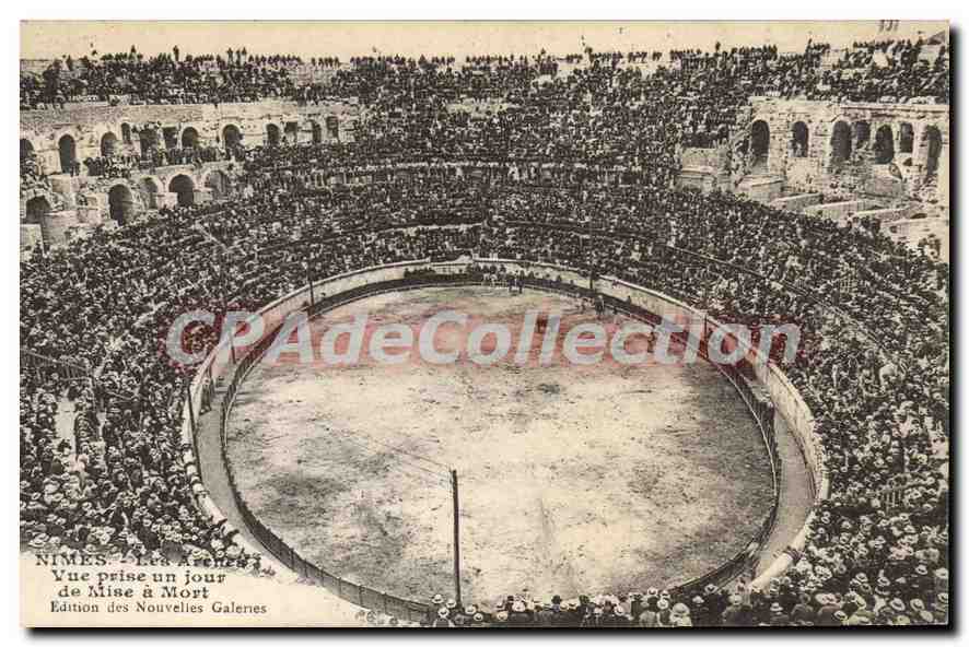Nîmes - Les Arènes — Vue prise un jour de Mise à Mort — Édition des Nouvelles Galeries