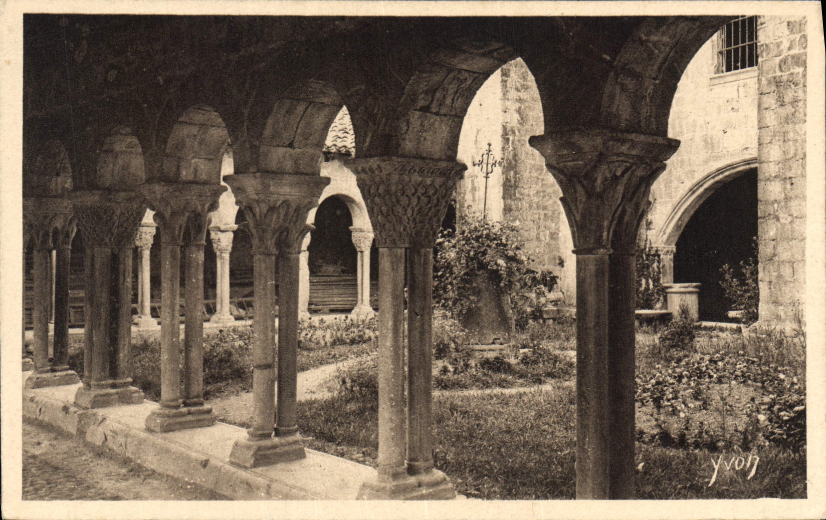 CPA St Bertrand De Comminges le cloitre