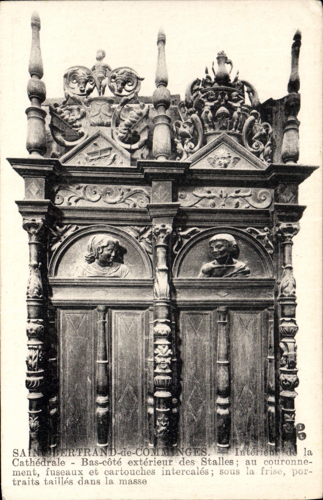 Saint-Bertrand-de-Comminges — Intérieur de la Cathédrale, bas-côté extérieur des stalles