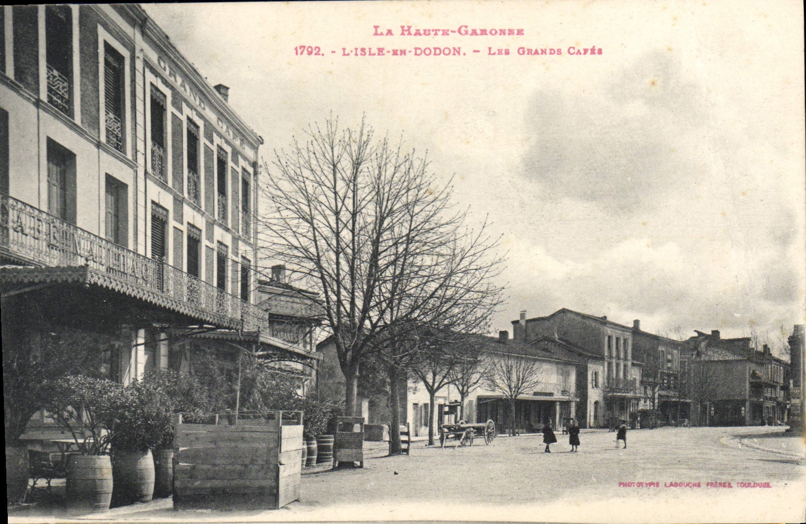 L'Isle-en-Dodon — Les Grands Cafés — Phototype Labouche Frères, Toulouse