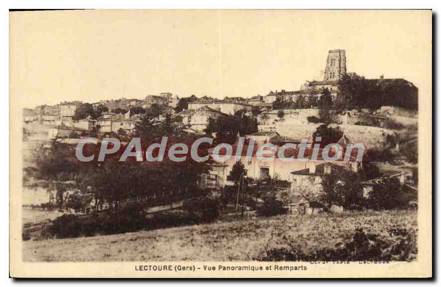 Lectoure (Gers) — Vue panoramique et remparts — C.P. N° 1912