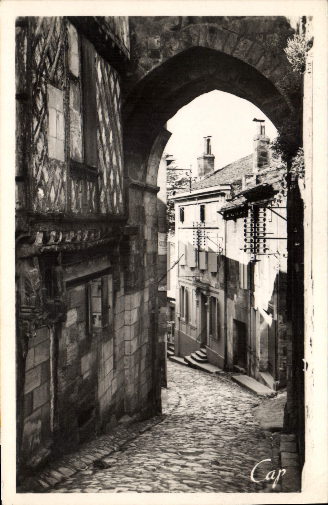 Saint-Émilion — L'Archeau de la Cadène et Vieille Maison du XVᵉ Siècle — C.A.P.