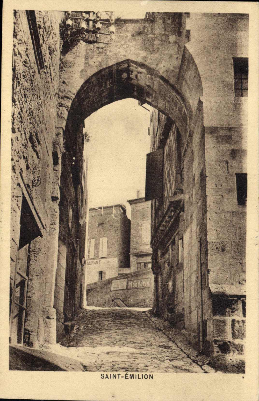 Saint-Émilion — Porte de la Cadène — Dando-Berry, Bordeaux - Anverso