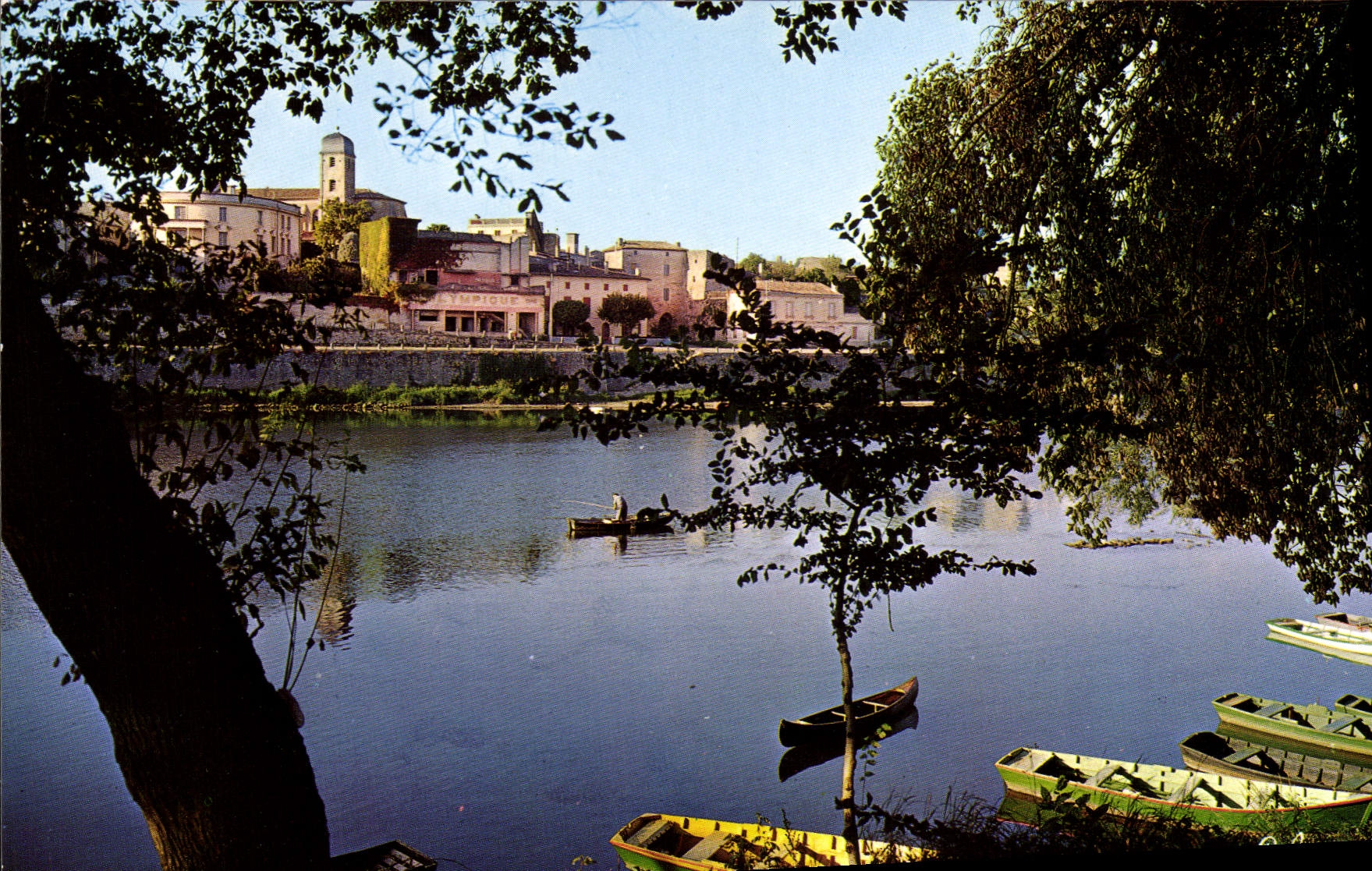 Castillon-la-Bataille — Vue générale sur la Ville, au fond l'Église — Éditions Victor-Hugo Bordeaux, n° 2665
