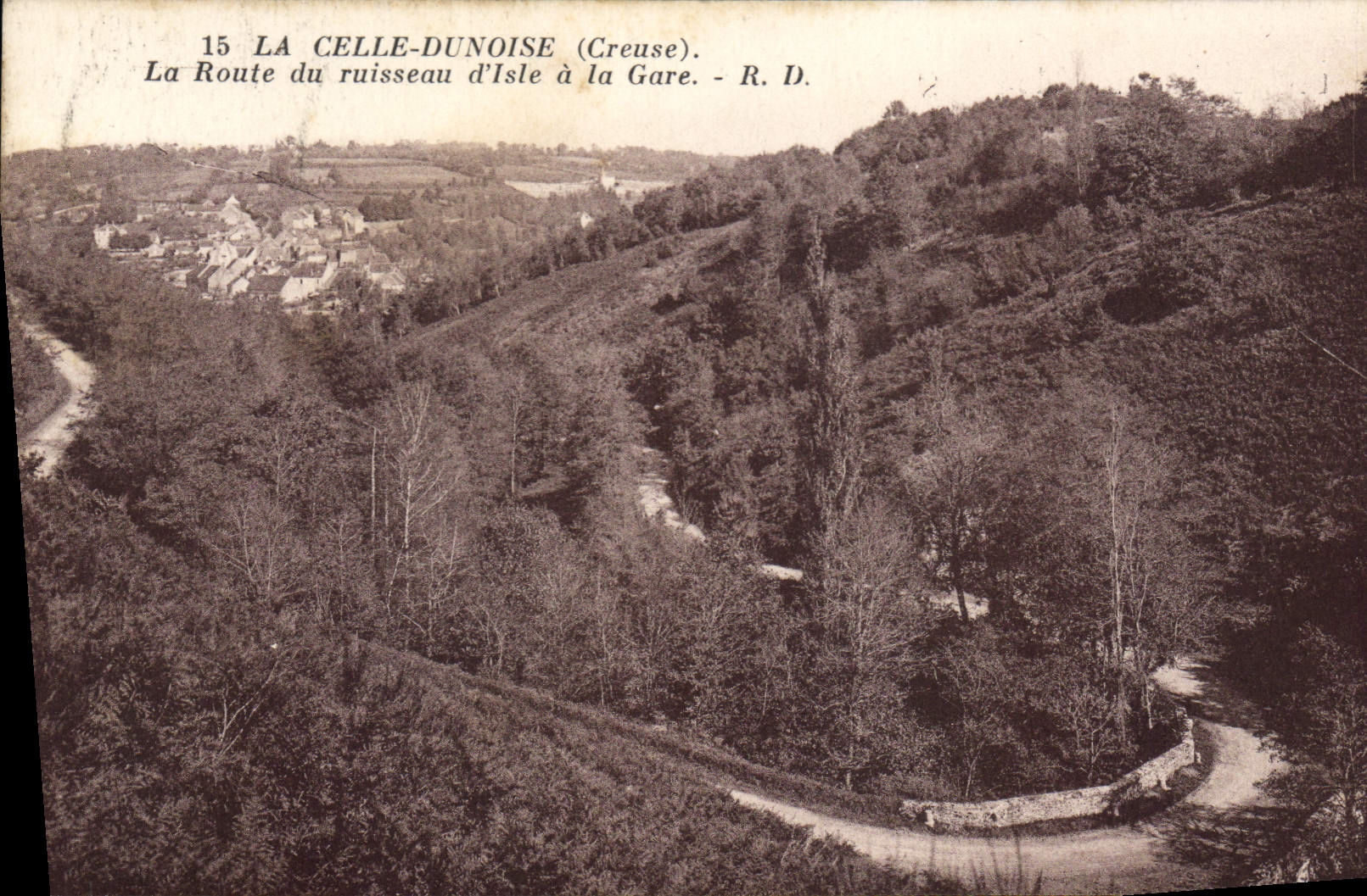 CPA La Celle Dunoise La Route Du Ruisseau D'Isle A La Gare