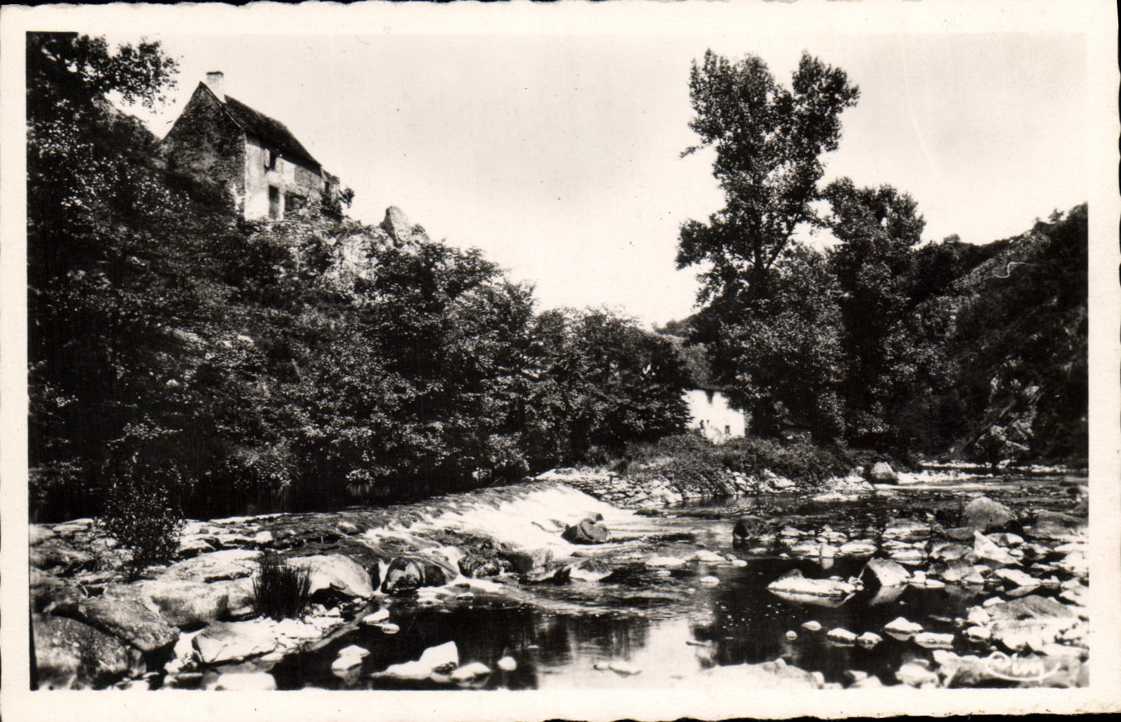 Moulin Chaponnet an der Tardes — Umgebung von EVAUX-les-BAINS (Creuse) — Photo-Conièr MASON