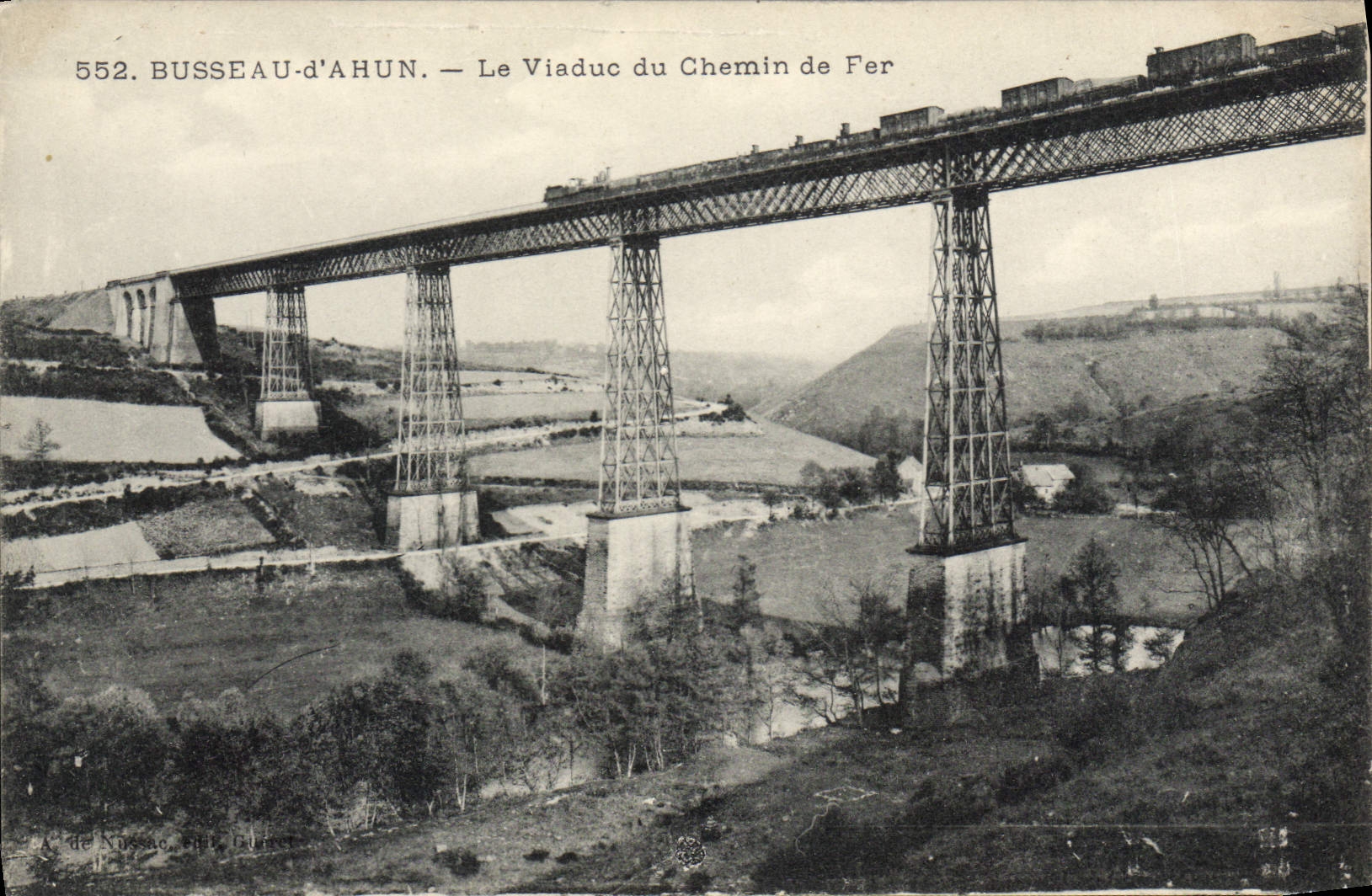 CPA Busseau D'Hun Le Viaduc Du Chemin De Fer