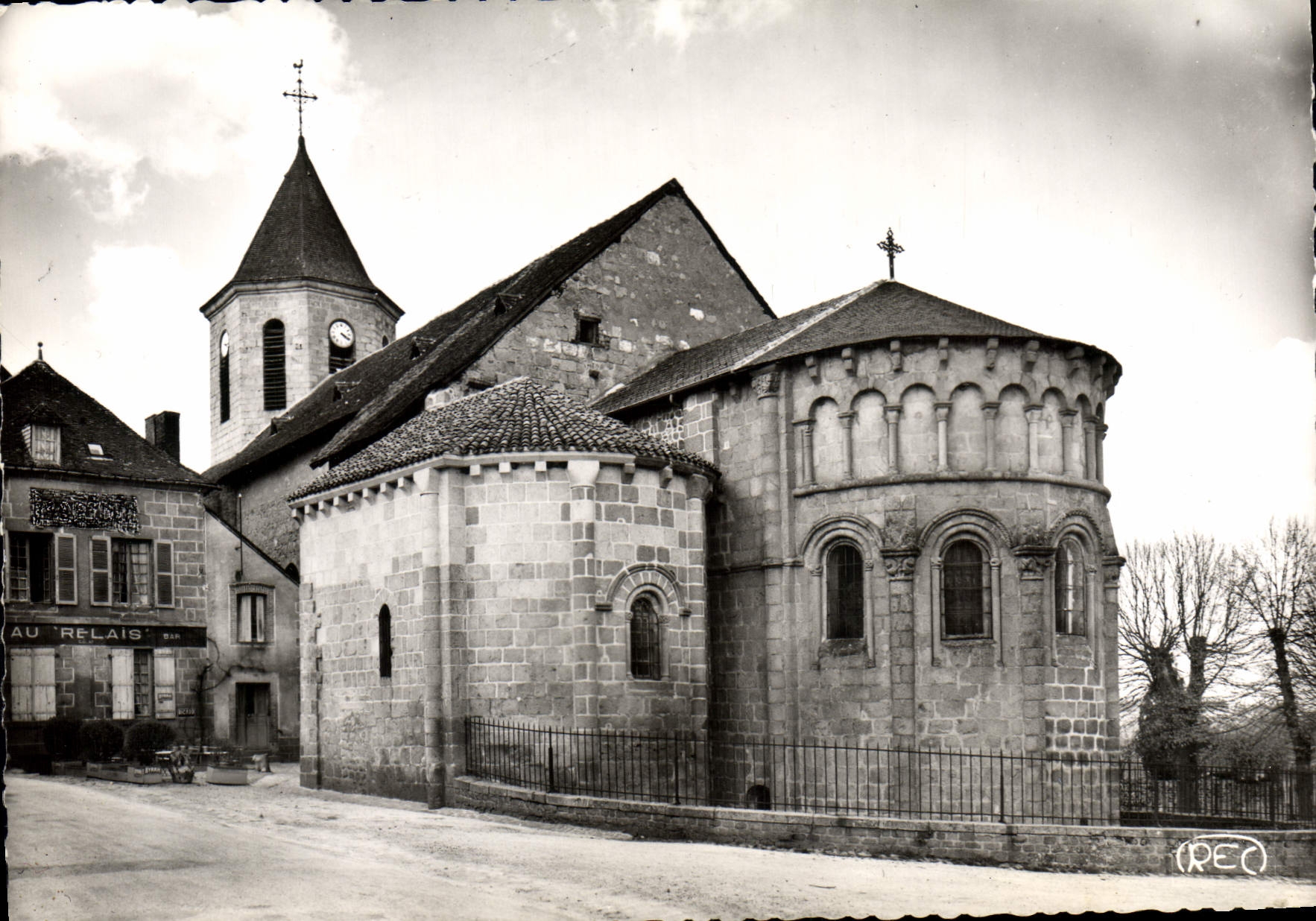Église d'Ahun — Abside romane — M. ROUSSEL, Photo - Éditeur, Châteauroux