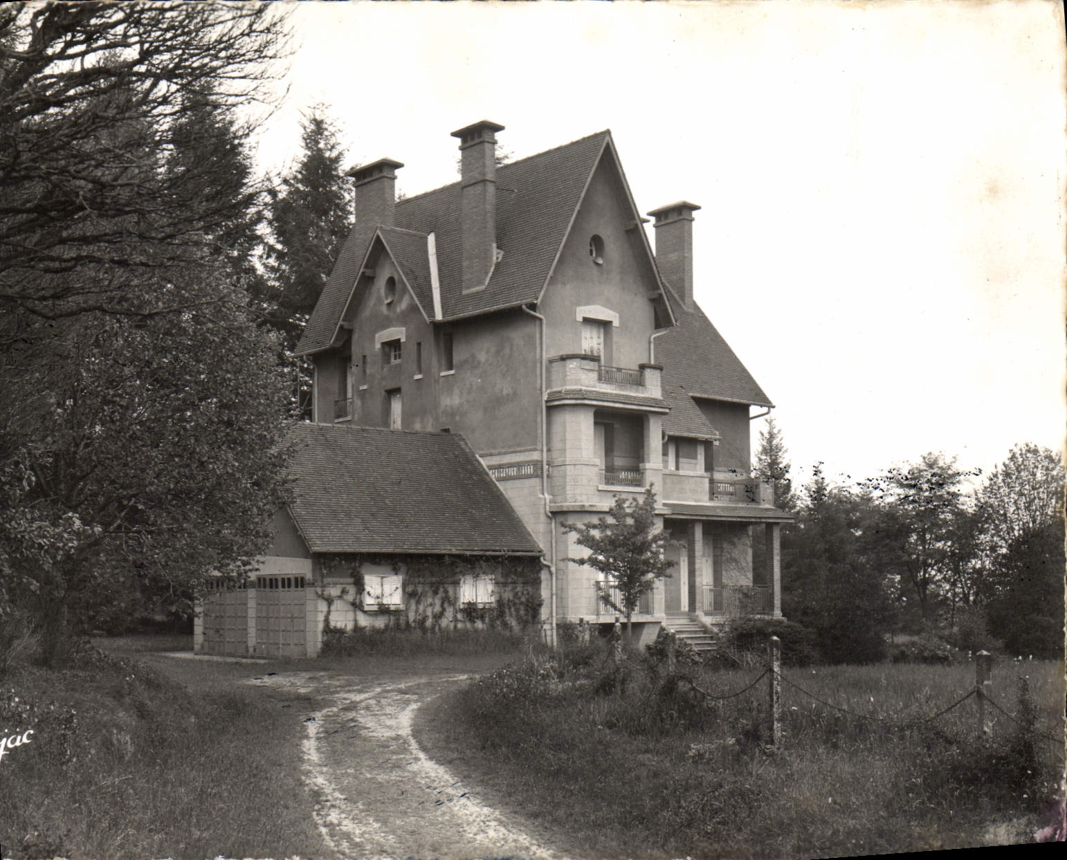 Saint-Yrieix-la-Montagne — Villa « Chenobizo » — Les Éditions Théo Jac