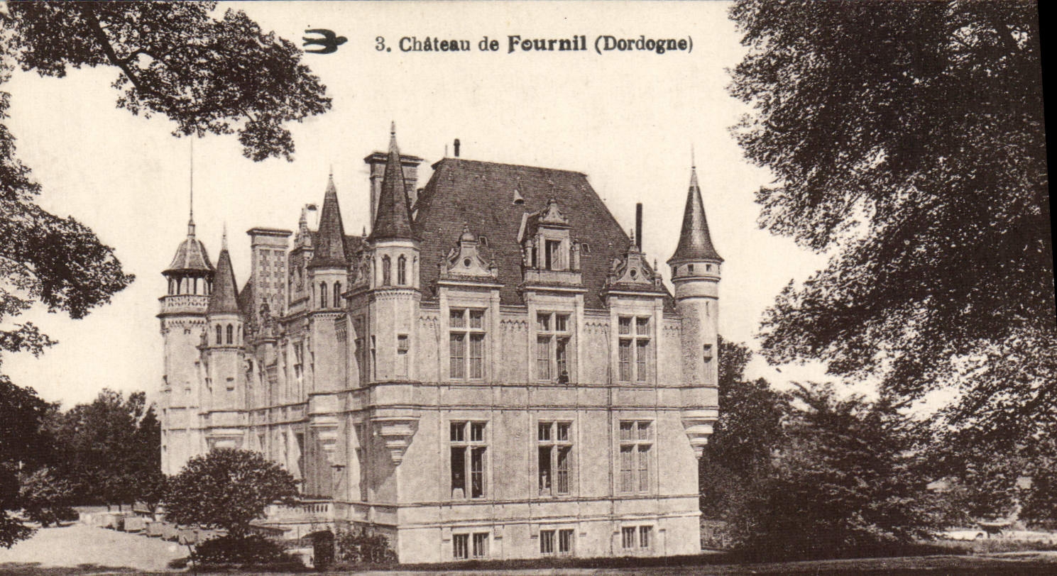 Château de Fournil (Dordogne) — vue du château avec toits en ardoise et tourelles — éditeur inconnu, n°3