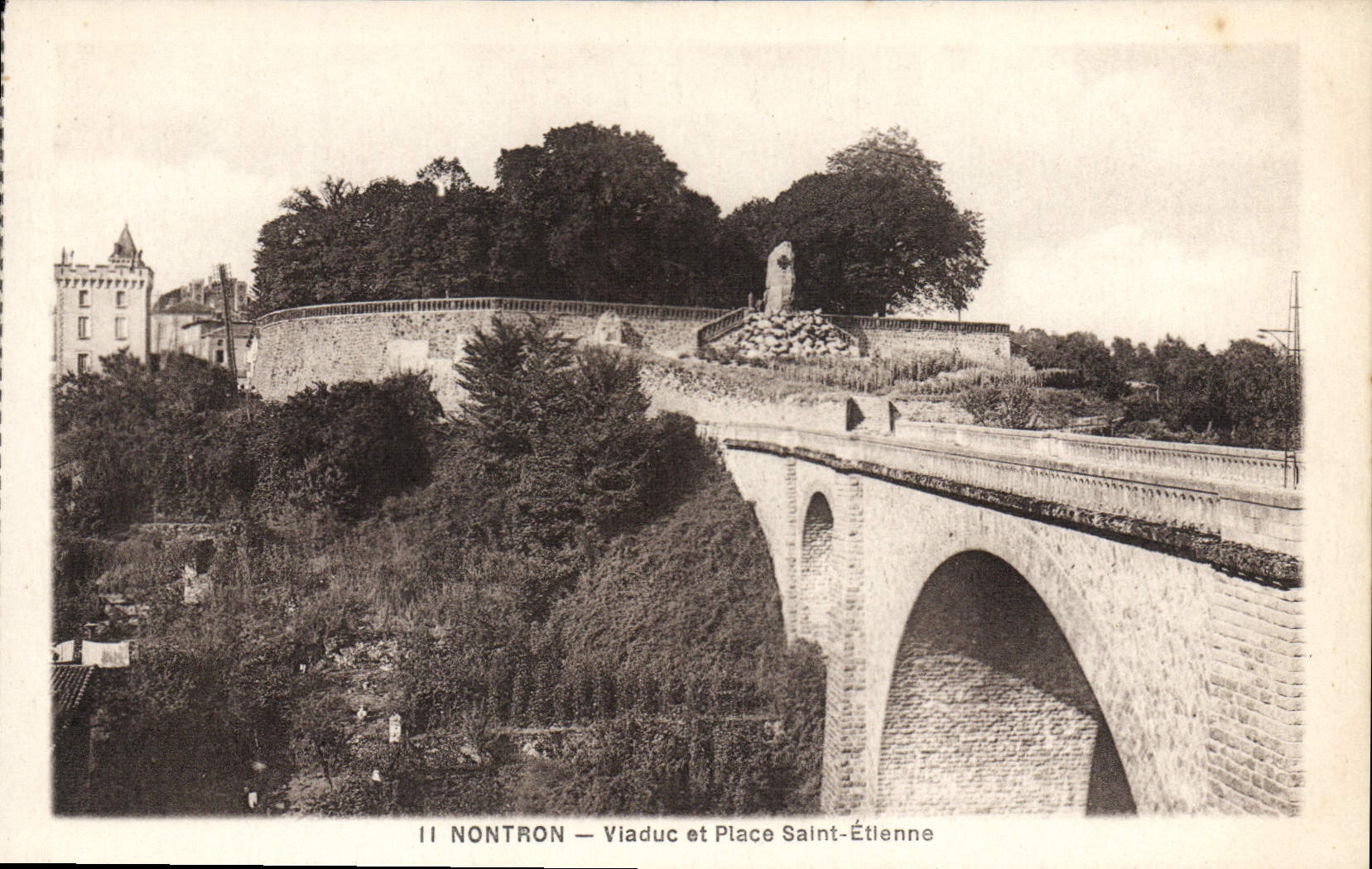 CPA Nontron Viaduc Et Place Saint Etienne