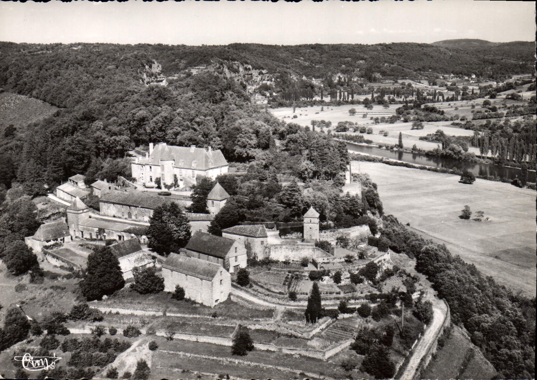 La Roque-Gageac — Castle of Marqueyssac — Aérienne Editions