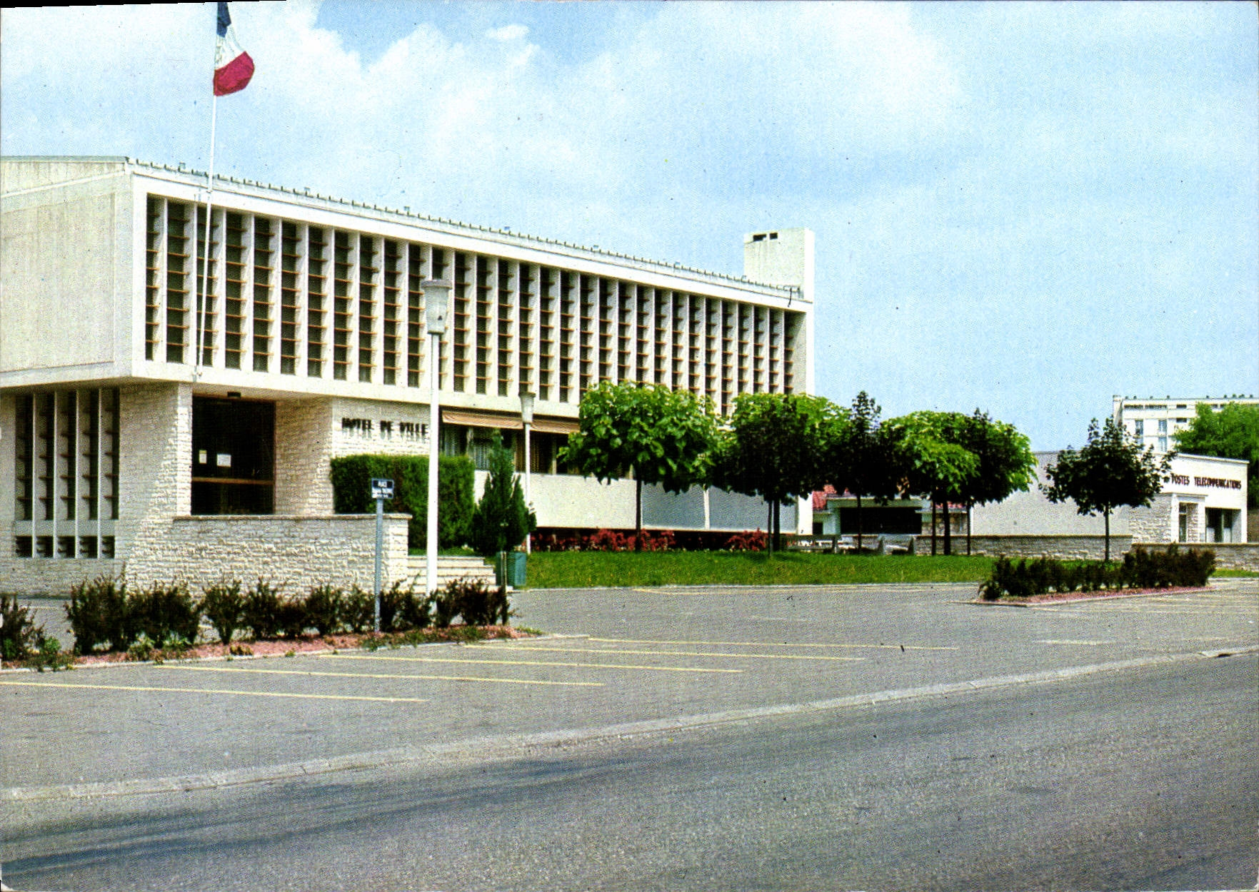 CPSM Coulouieix Chamiers La Mairie Et La Poste