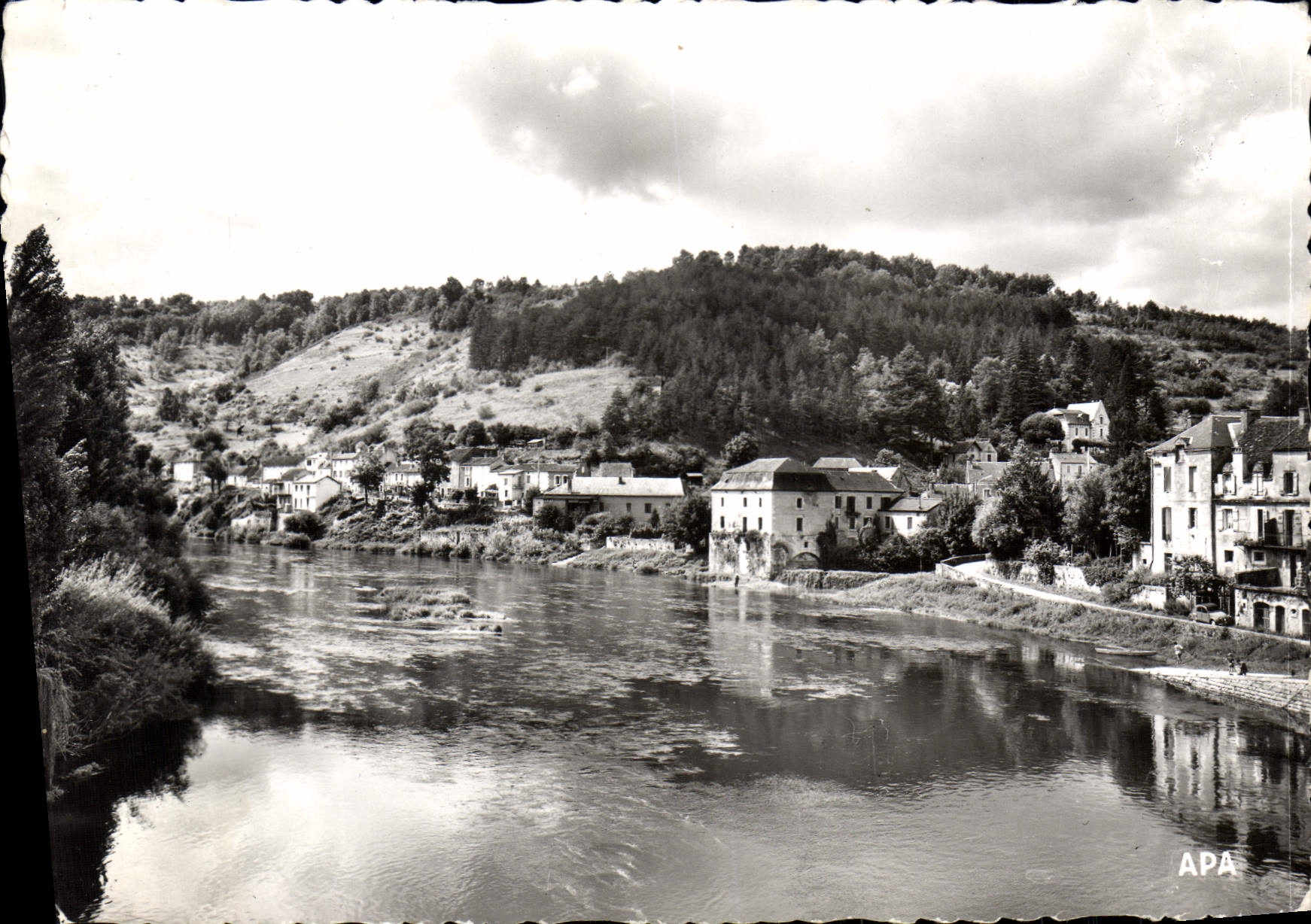 CPSM Le Bugue Bords De La Vezere Et Le Vieux Moulin