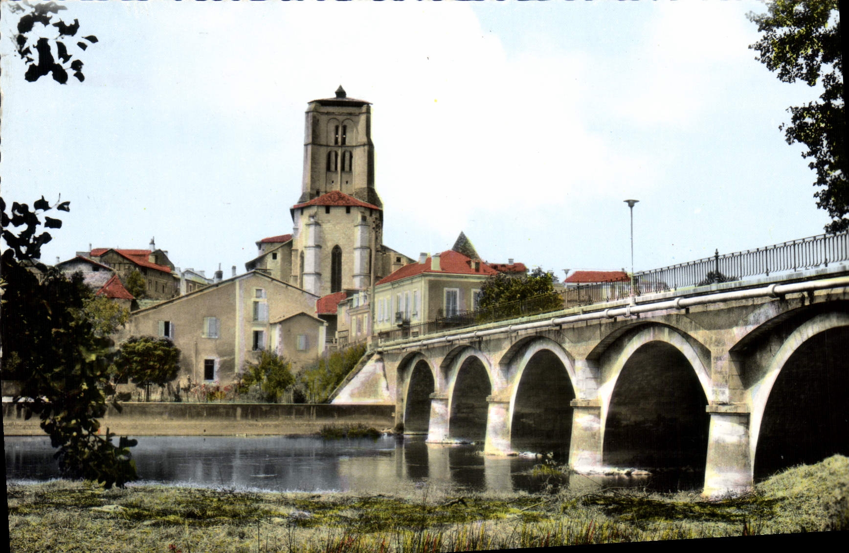 CPSM St Astier Le Pont Sur I'Isle Et I'Eglise