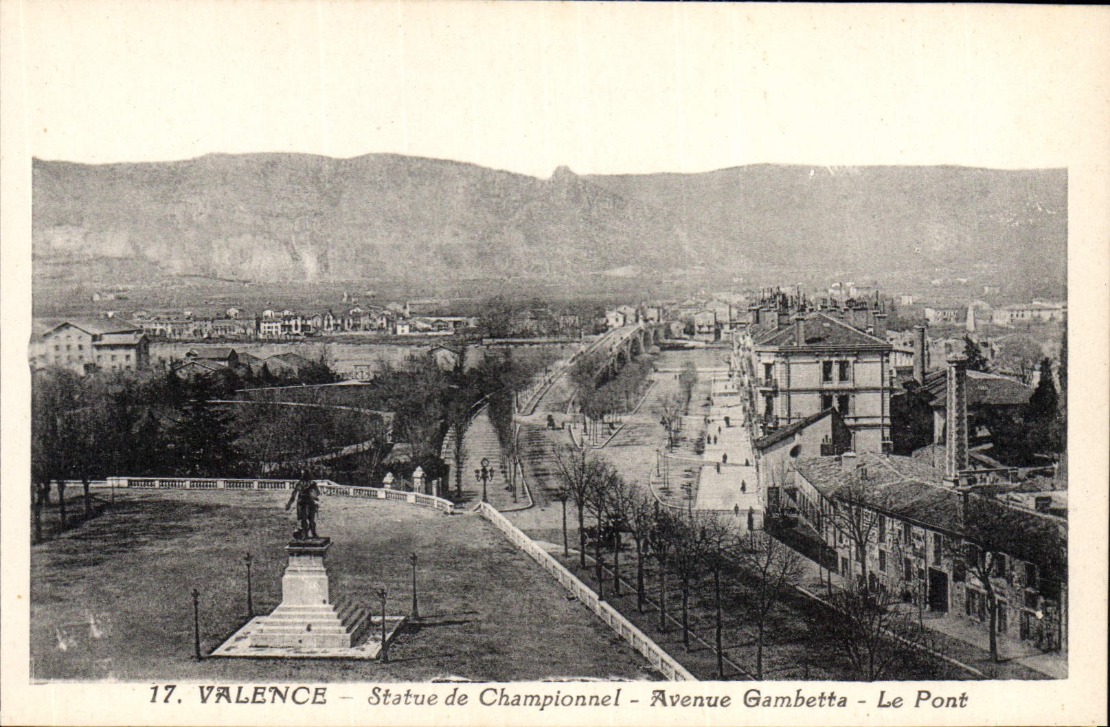 CPA Valence Statue Championnel Avenue Gambetta