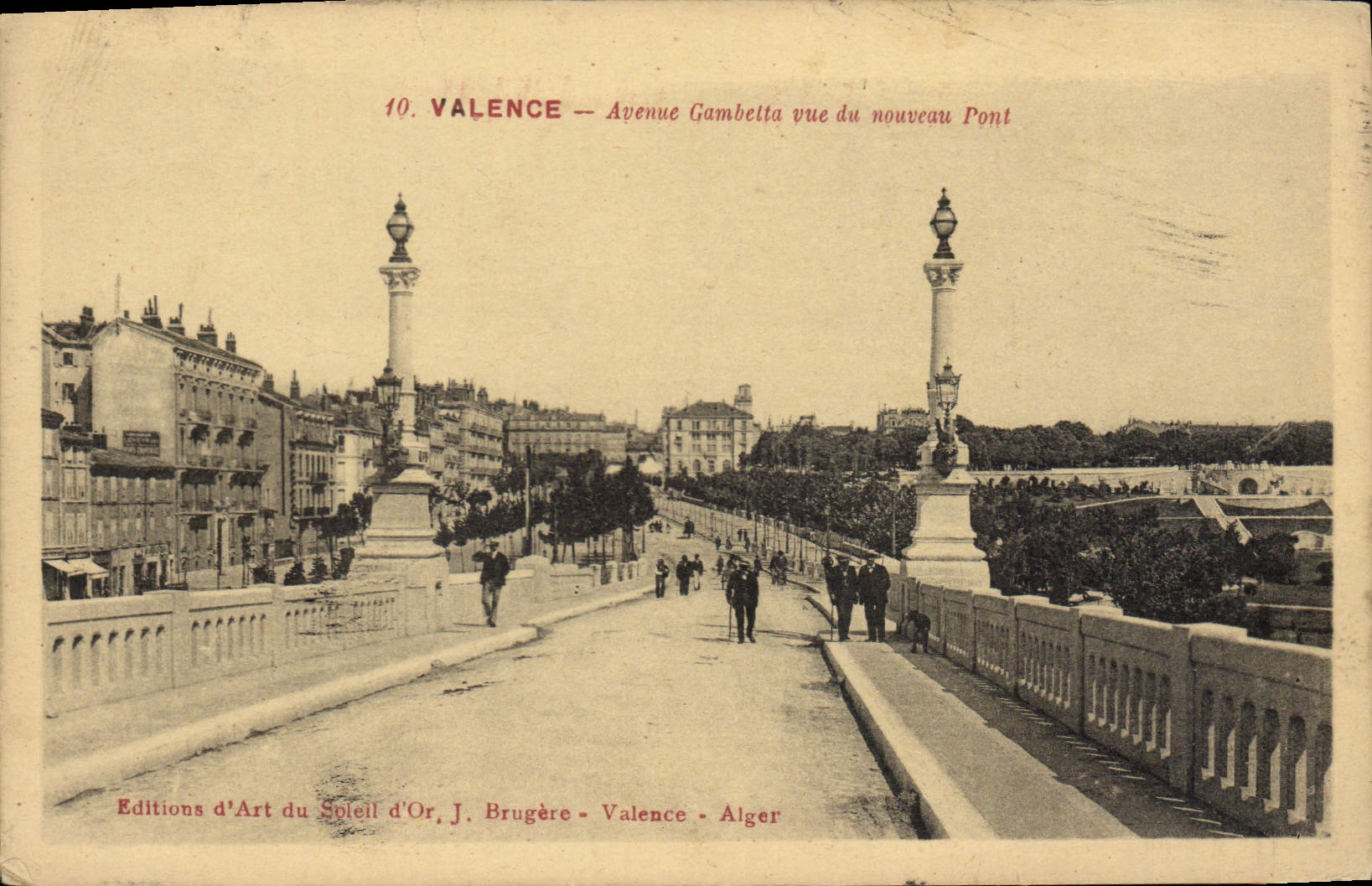 CPA Valence Avenue Gambetta Vue Du Nouveau Pont