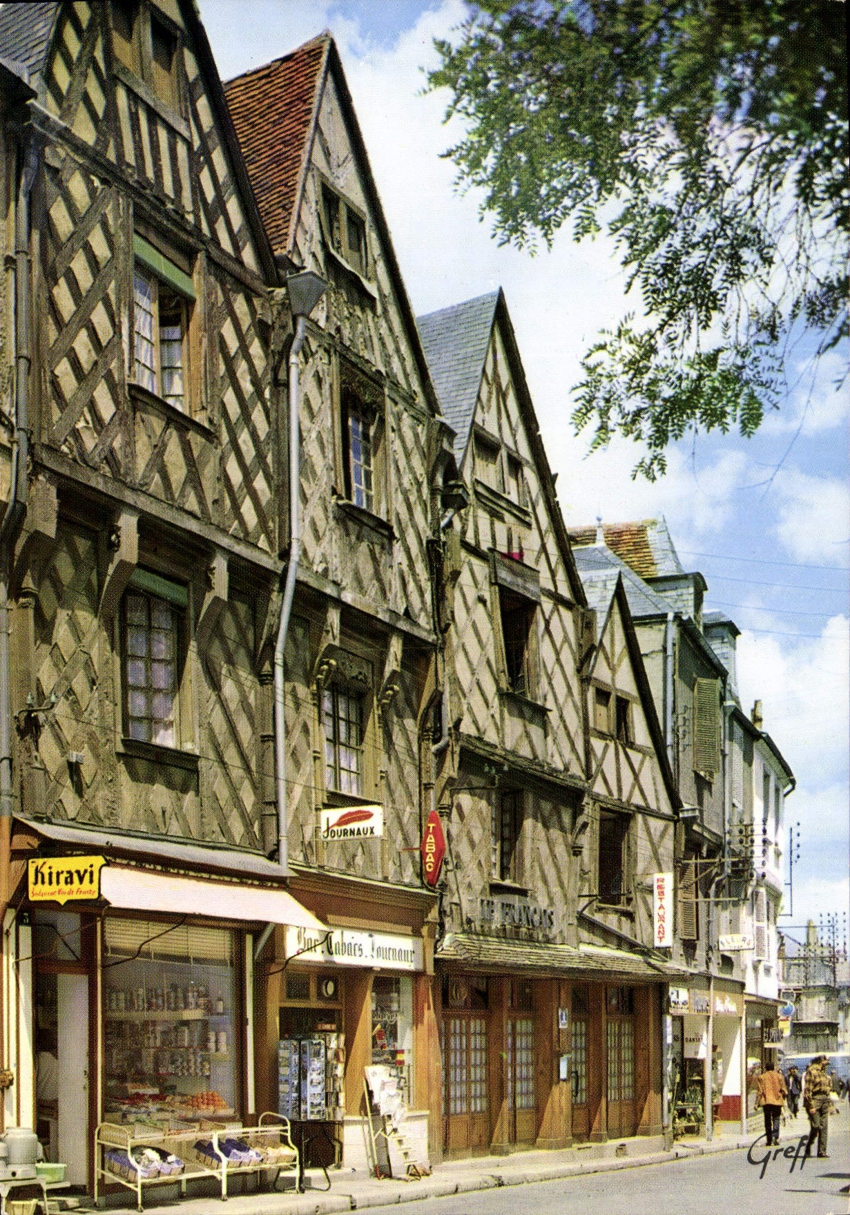 CPSM Bourges Vieilles Maisons Place Gordaine