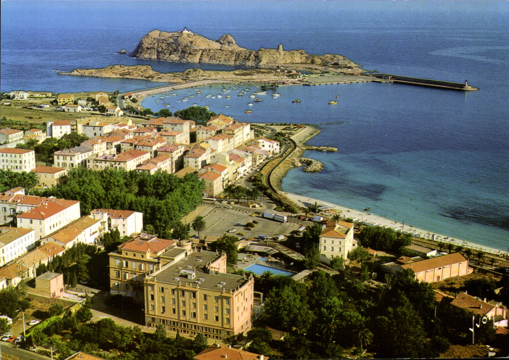 L'Île Rousse — Vue aérienne — Éditions d'art d'Arcueil