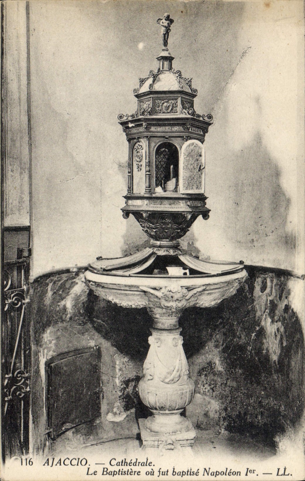 Ajaccio — Cathédrale. Le Baptisterre où fut baptisé Napoléon Ier — LL. N° 116