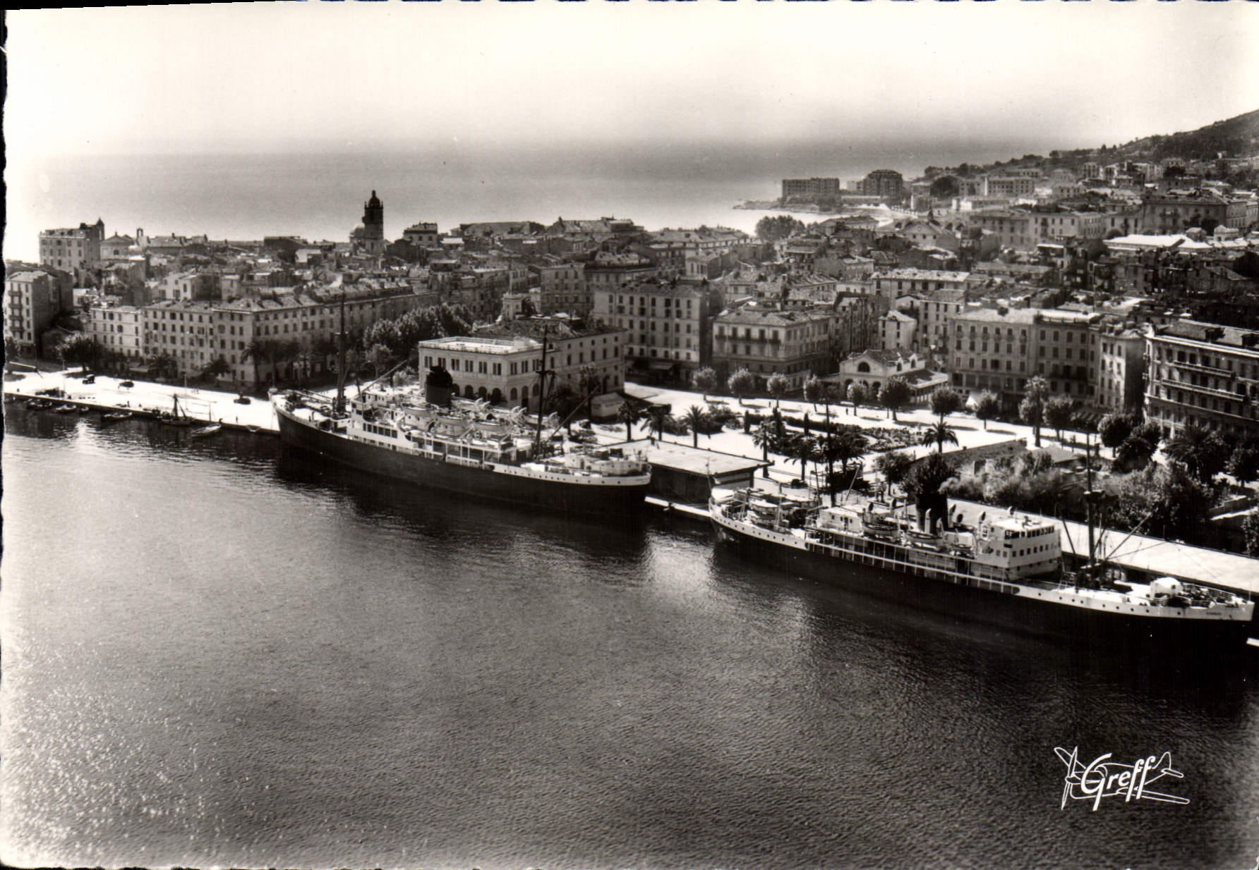 Ajaccio (Corse) — Vue aérienne du port, Ct. Quéré — Greff