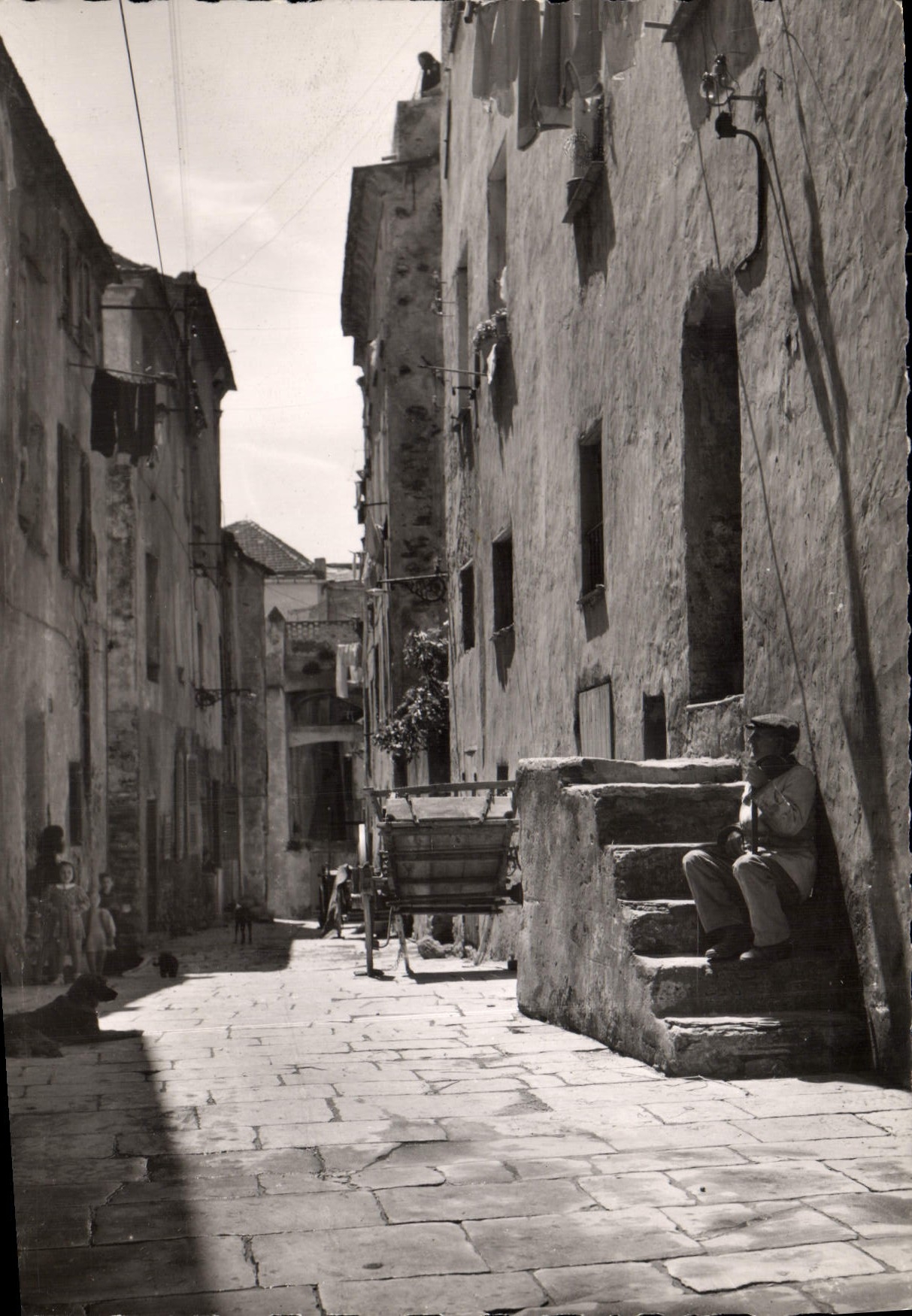 Bastia - Vieille rue de la haute ville — Éditions M.-C. Miramont, Bastia