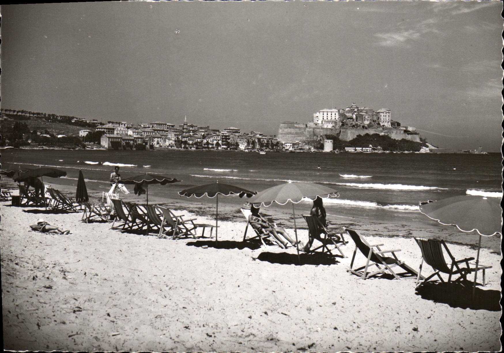 Calvi (Corse) — plage et ville — Éditions Photographiques KALLISTE